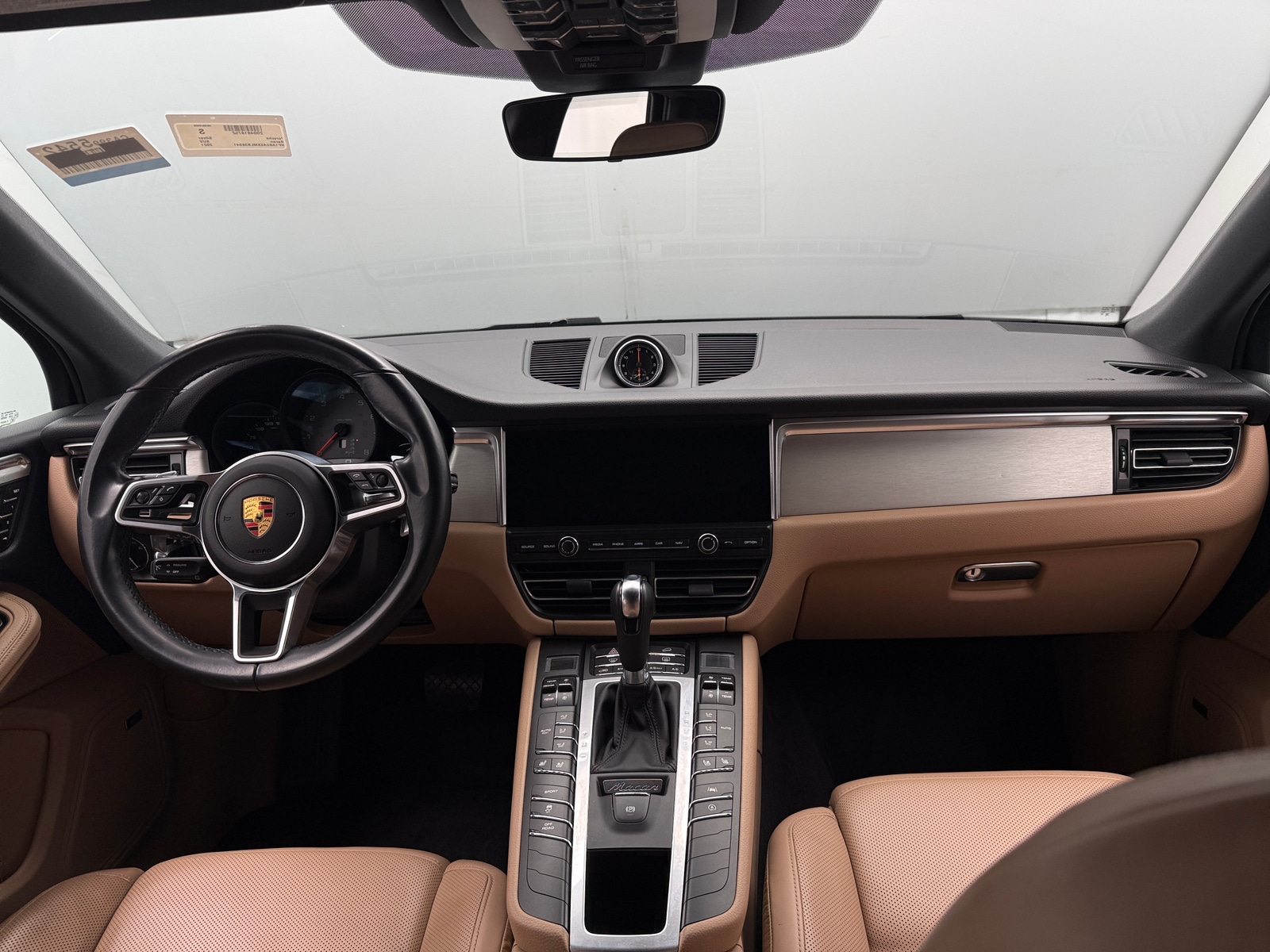 Thumbnail: 2021 Porsche Macan - 2