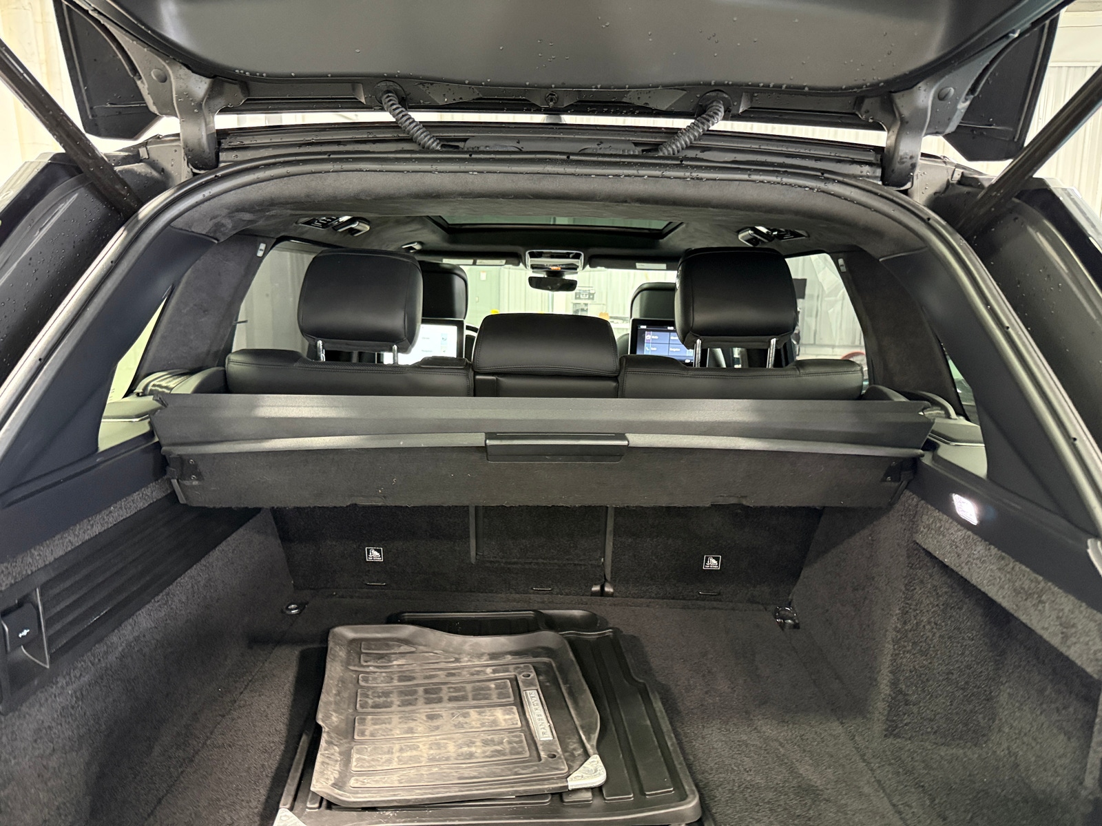 Thumbnail: 2019 Land Rover Range Rover - 6