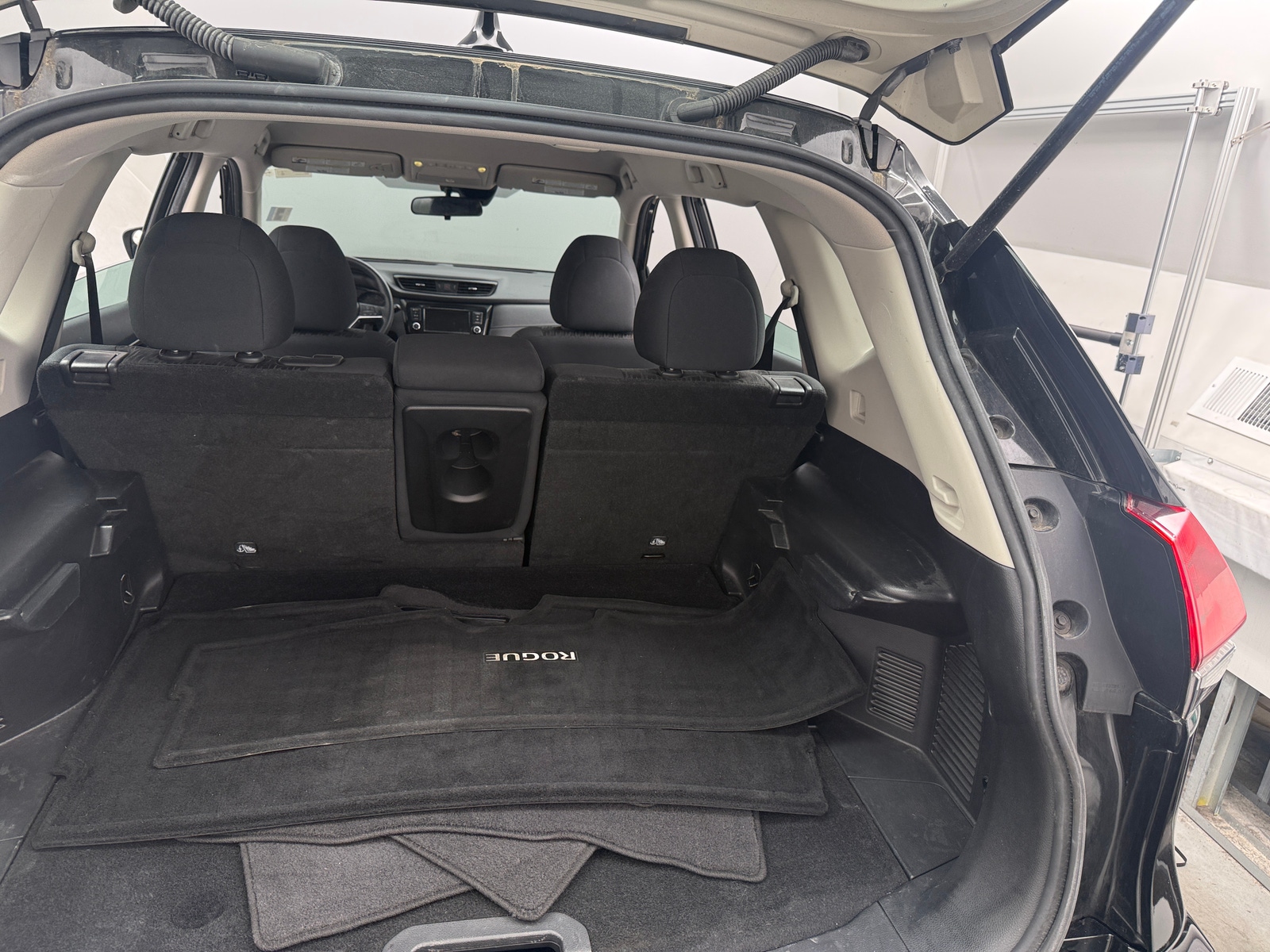 Thumbnail: 2019 Nissan Rogue - 7