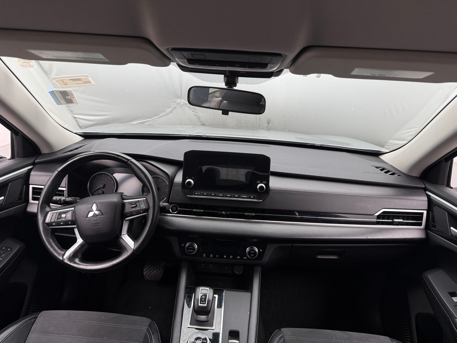 Thumbnail: 2024 Mitsubishi Outlander - 2