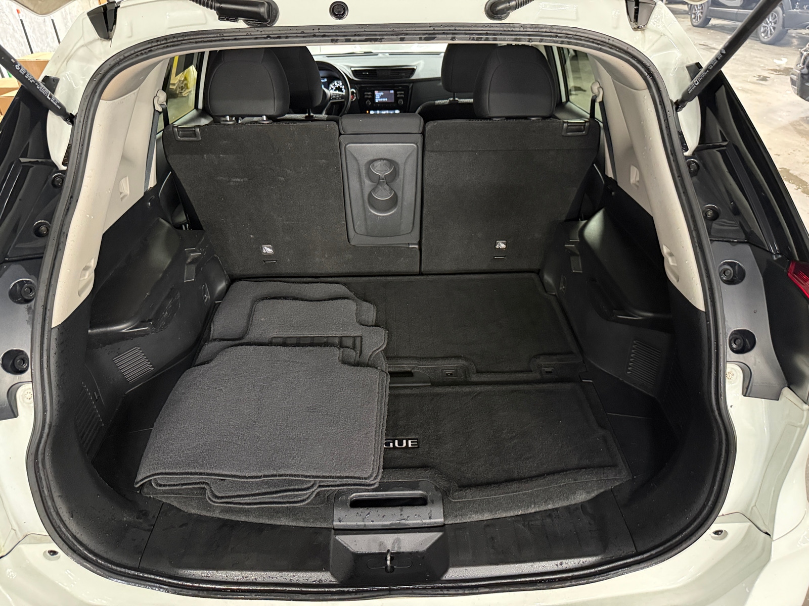 Thumbnail: 2017 Nissan Rogue - 7