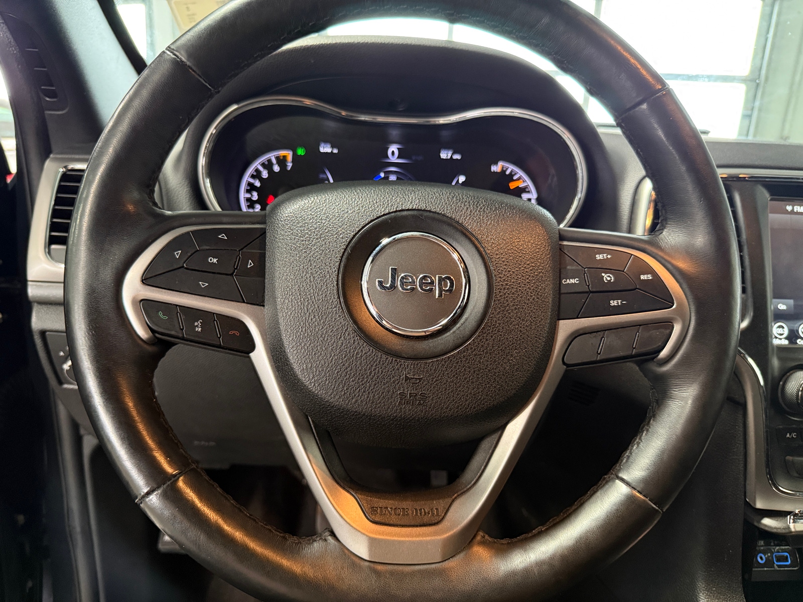 Thumbnail: 2018 Jeep Grand Cherokee - 5