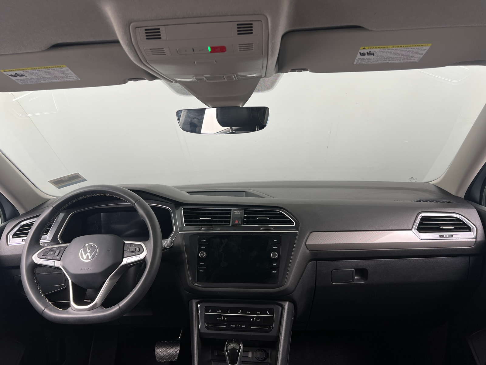 Thumbnail: 2023 Volkswagen Tiguan - 2