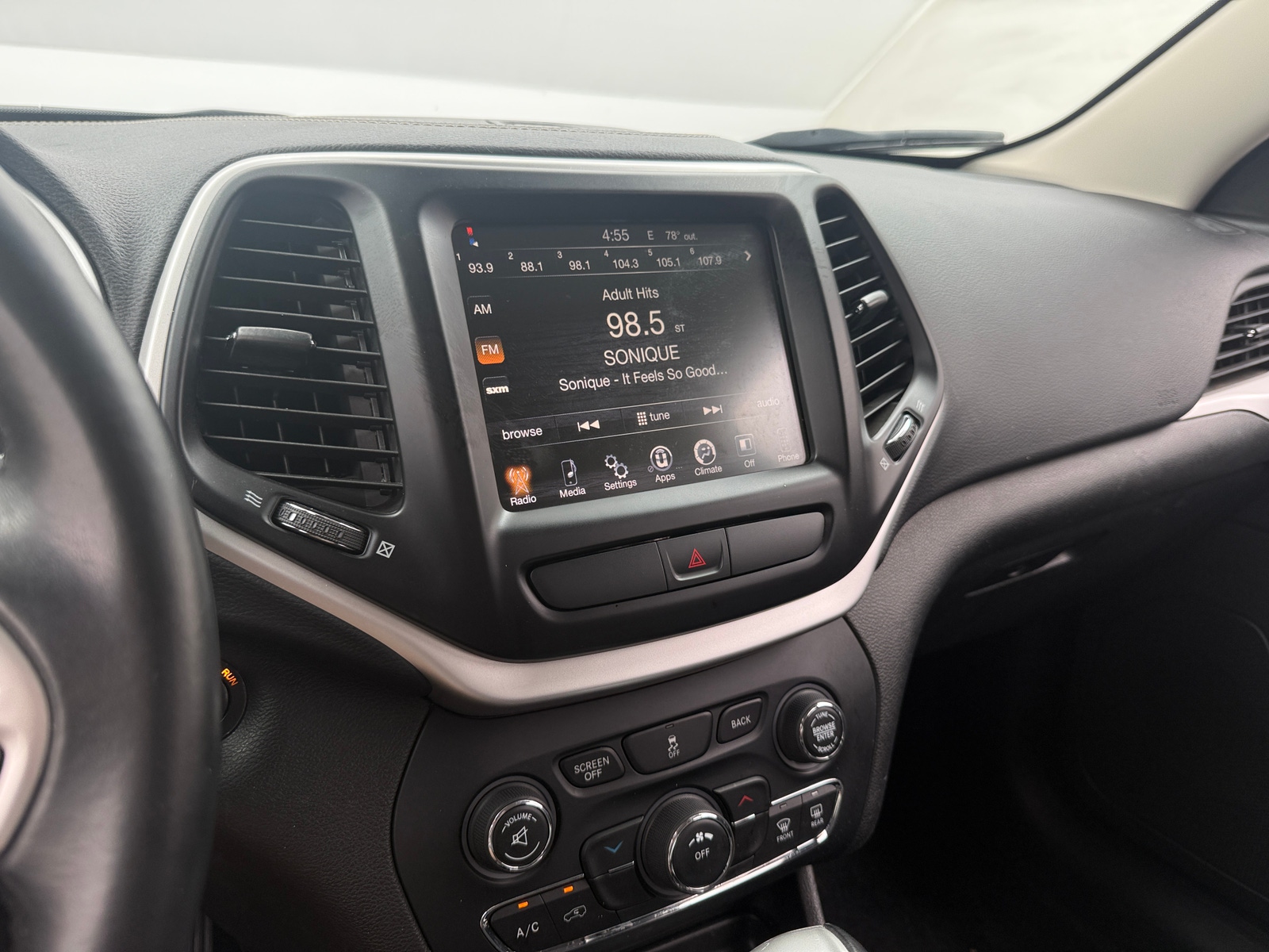 Thumbnail: 2018 Jeep Cherokee - 4