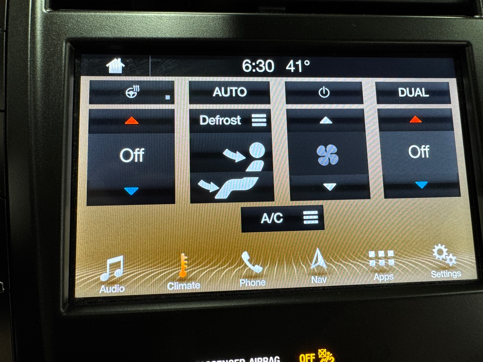 Thumbnail: 2019 Lincoln MKC - 3