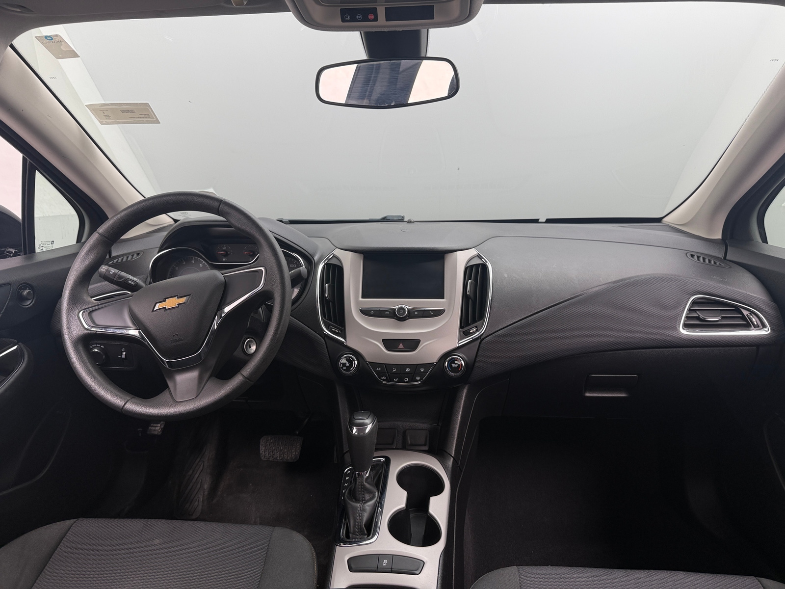 Thumbnail: 2018 Chevrolet Cruze - 3