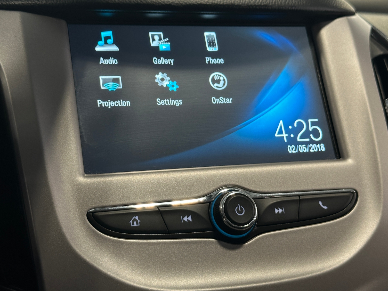 Thumbnail: 2018 Chevrolet Cruze - 4