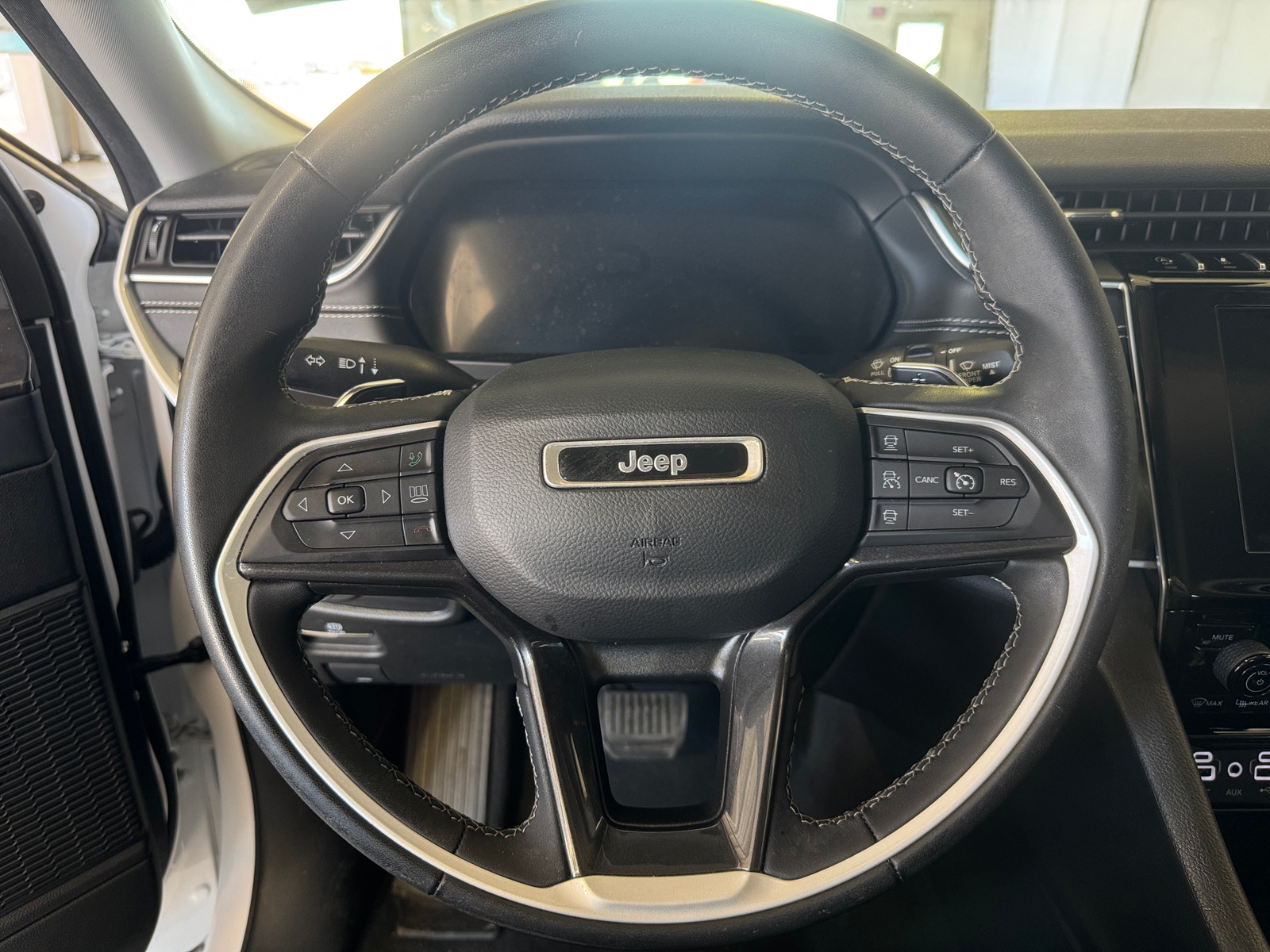 Thumbnail: 2023 Jeep Grand Cherokee - 5