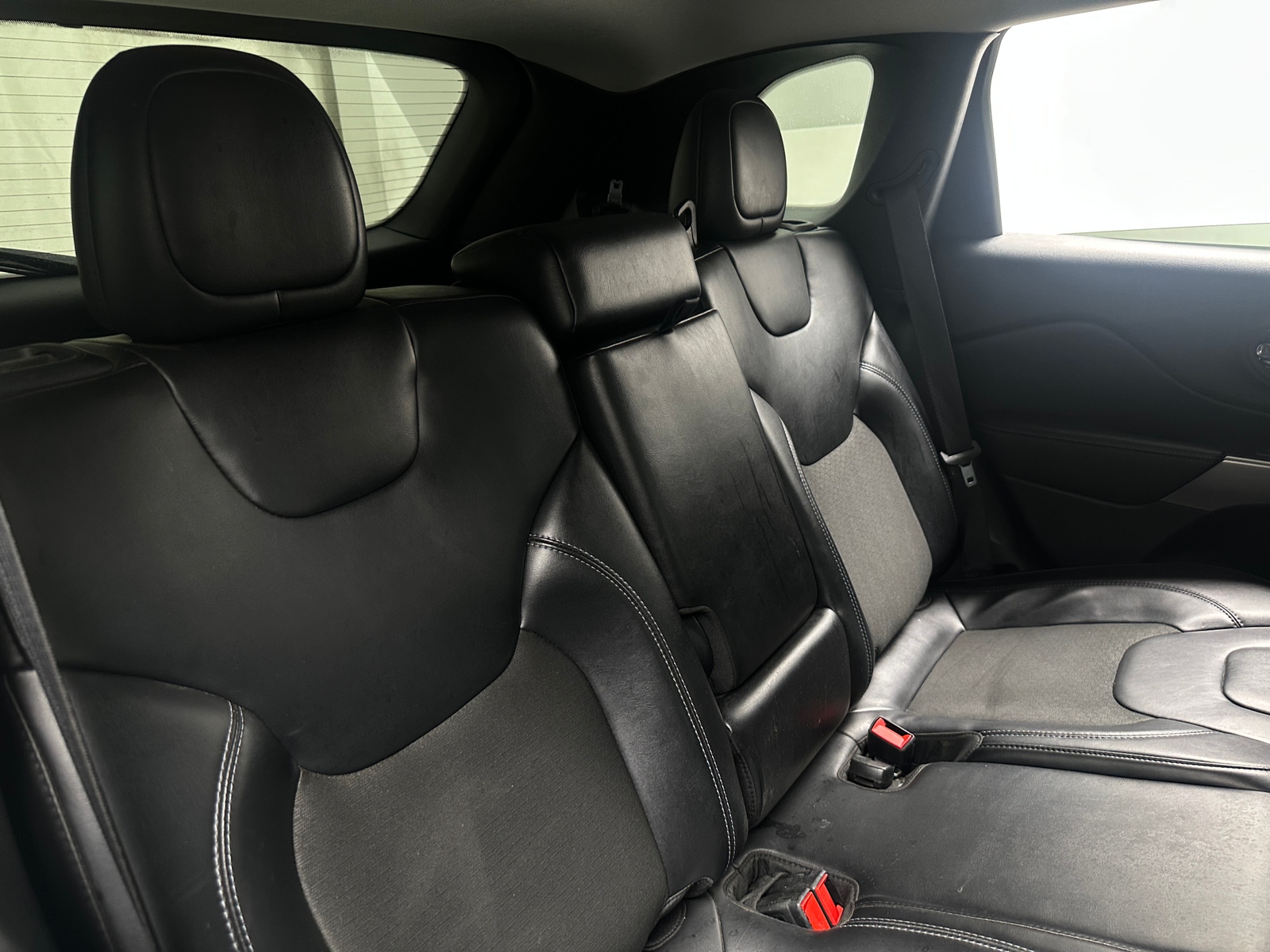 Thumbnail: 2020 Jeep Cherokee - 6