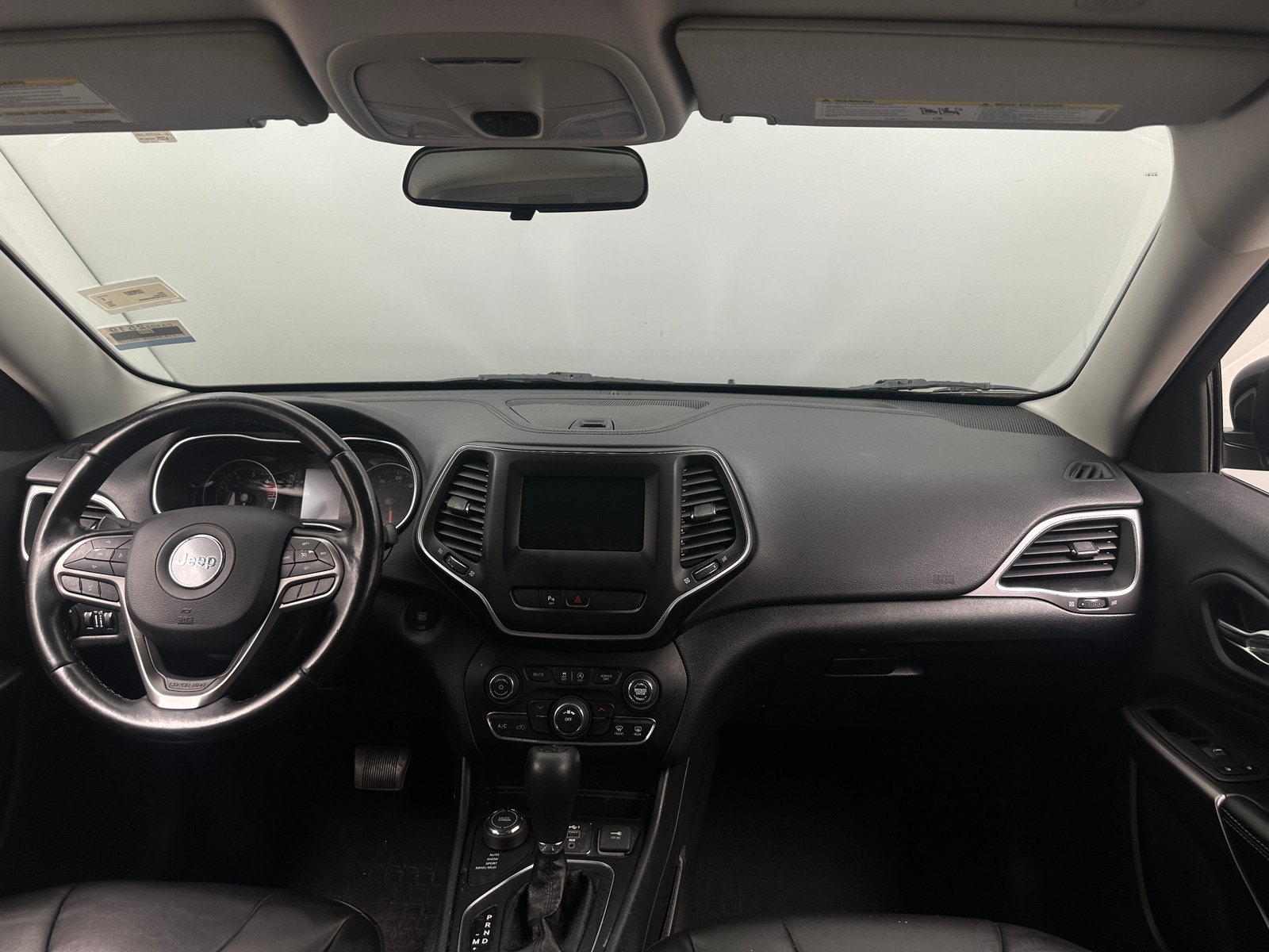 Thumbnail: 2020 Jeep Cherokee - 3