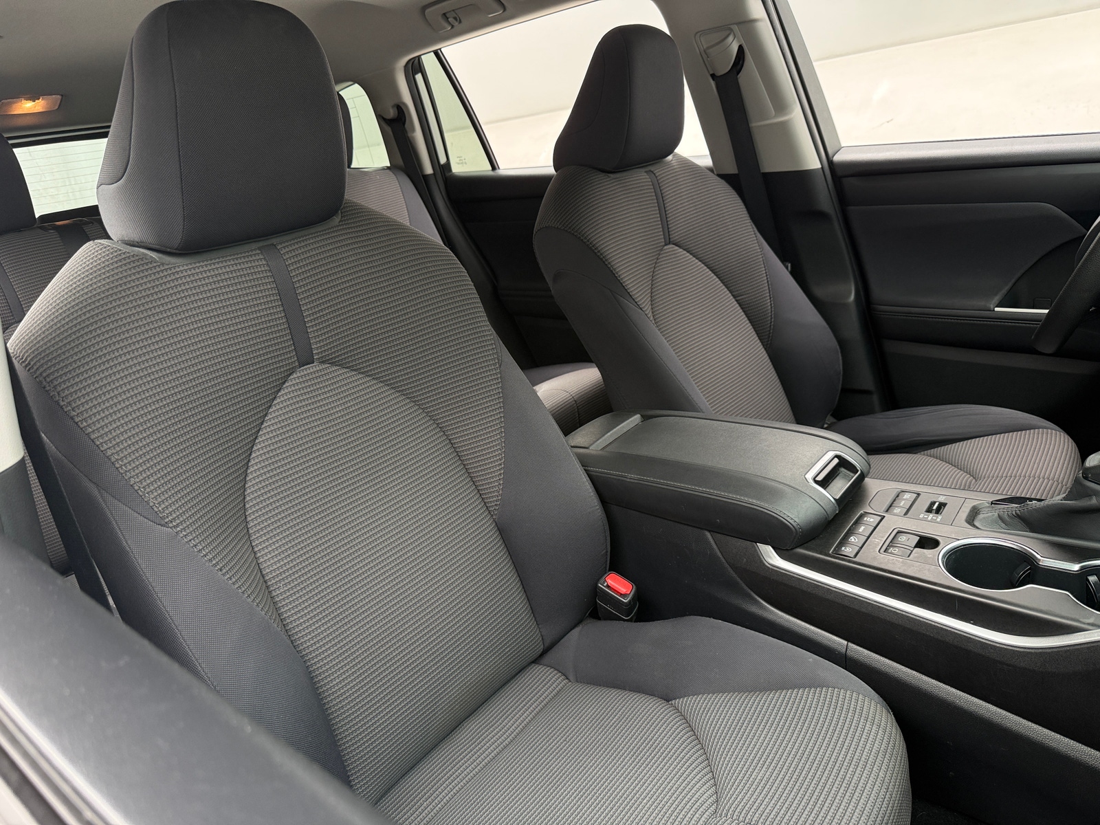Thumbnail: 2020 Toyota Highlander - 2