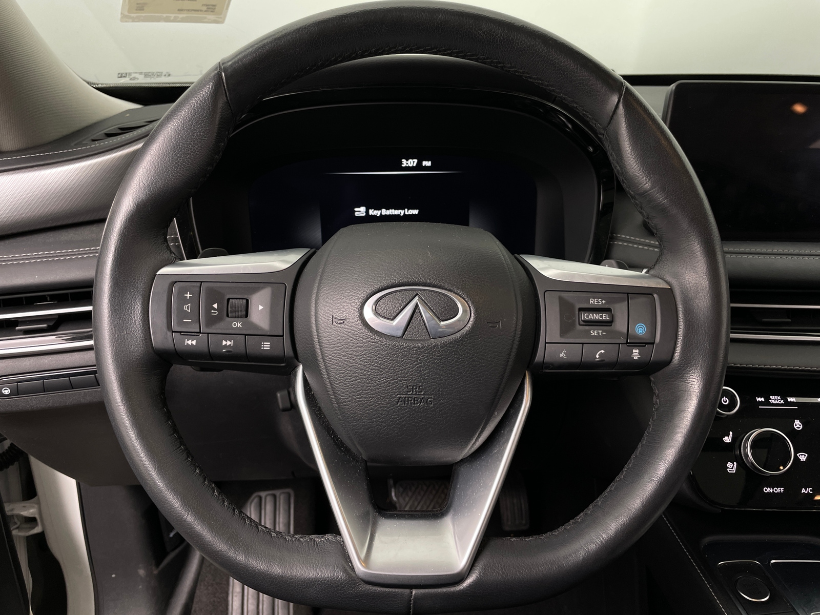 Thumbnail: 2023 INFINITI QX60 - 4