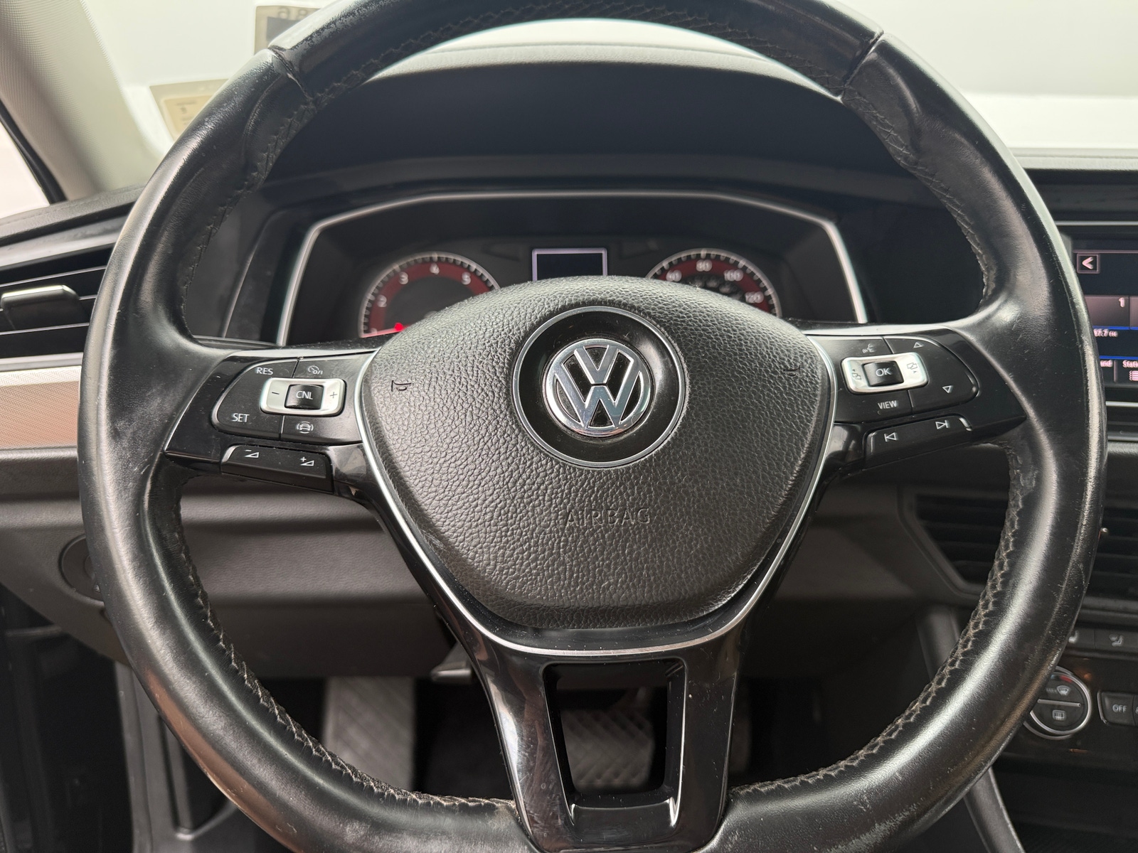 Thumbnail: 2019 Volkswagen Jetta - 4
