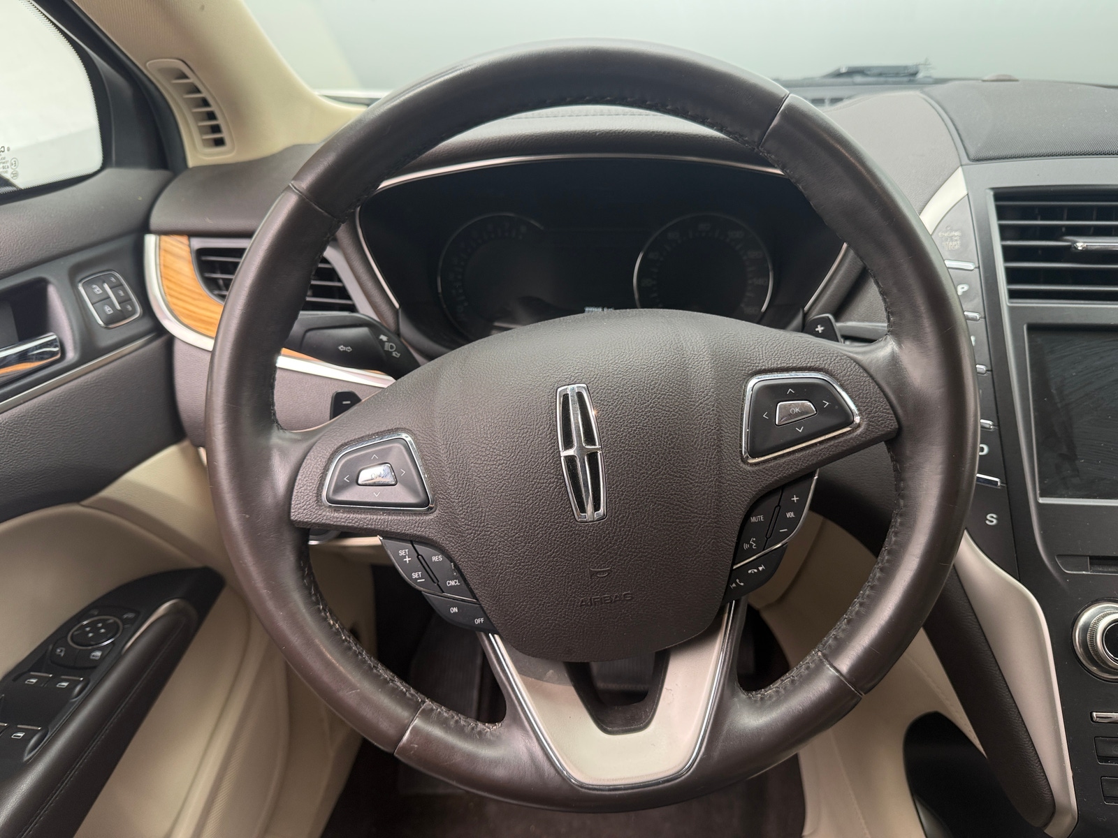 Thumbnail: 2016 Lincoln MKC - 4