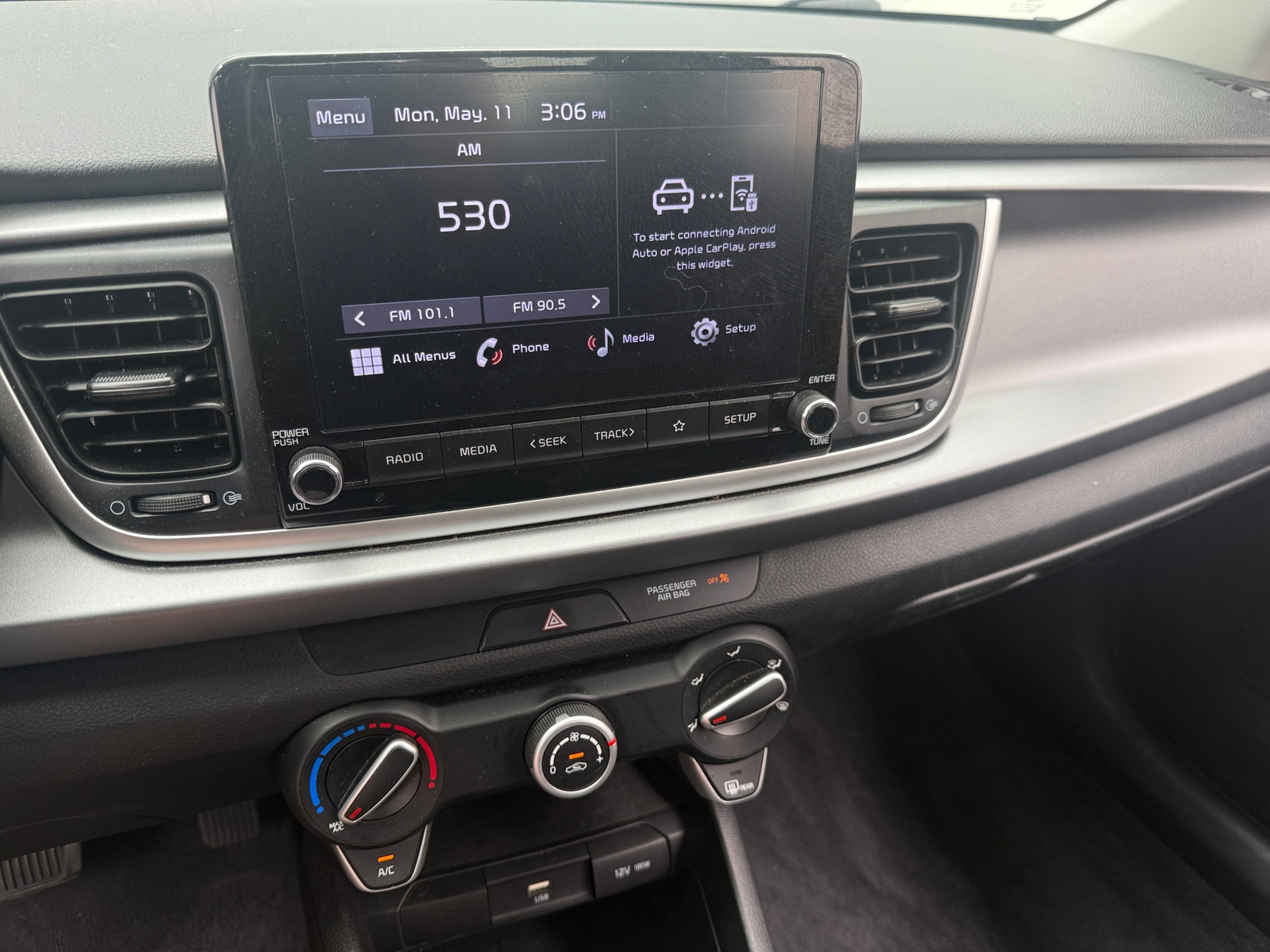 Thumbnail: 2022 Kia Rio - 4