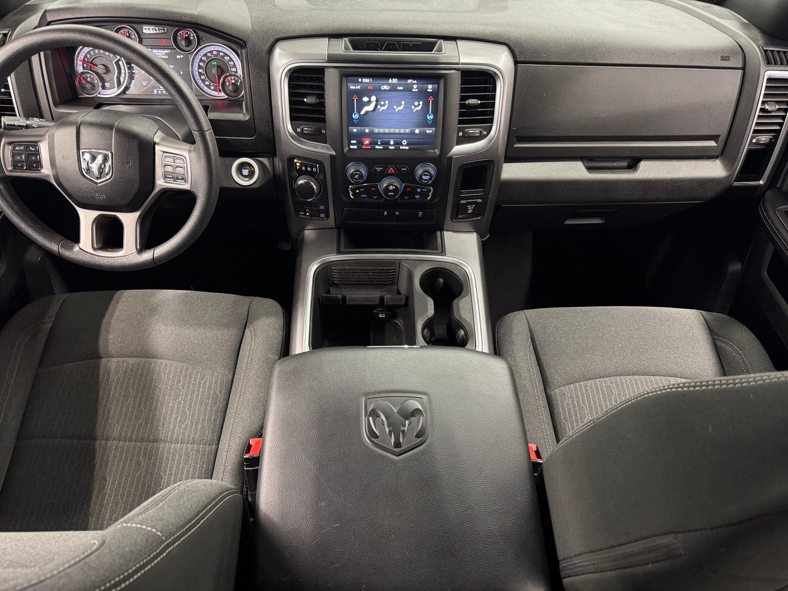 Thumbnail: 2021 RAM 1500 Classic - 3