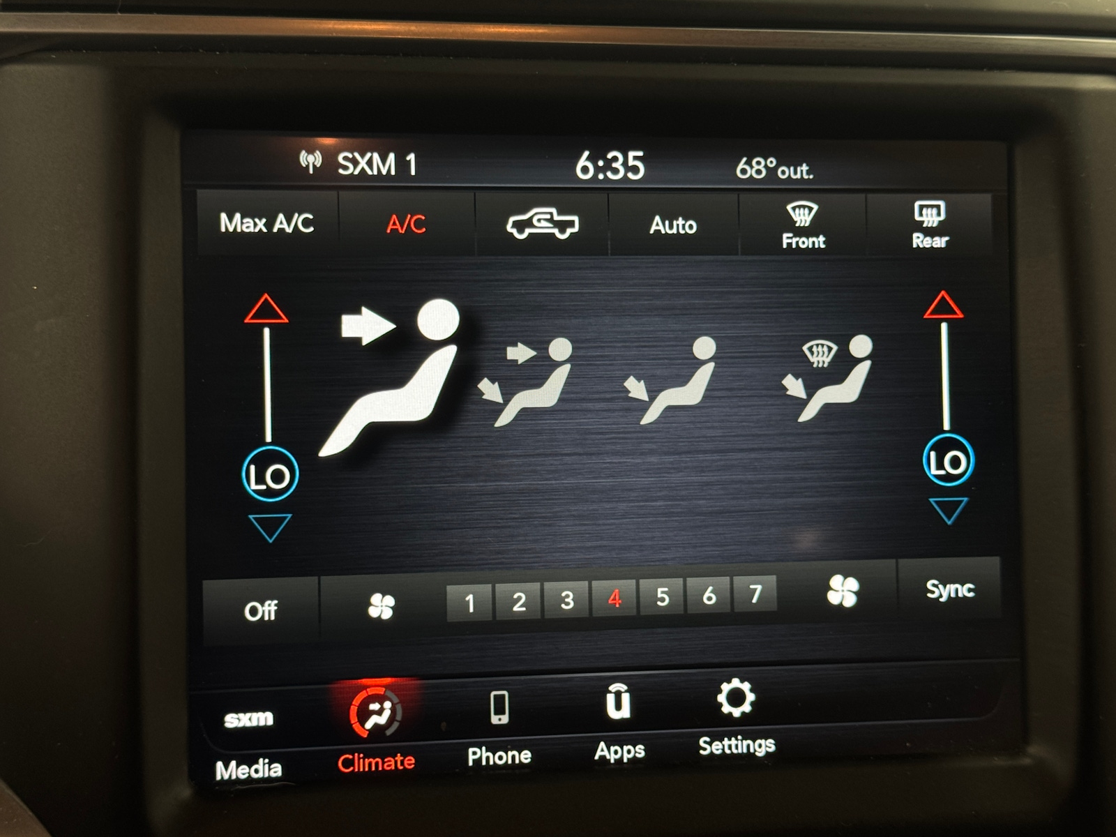 Thumbnail: 2021 RAM 1500 Classic - 4