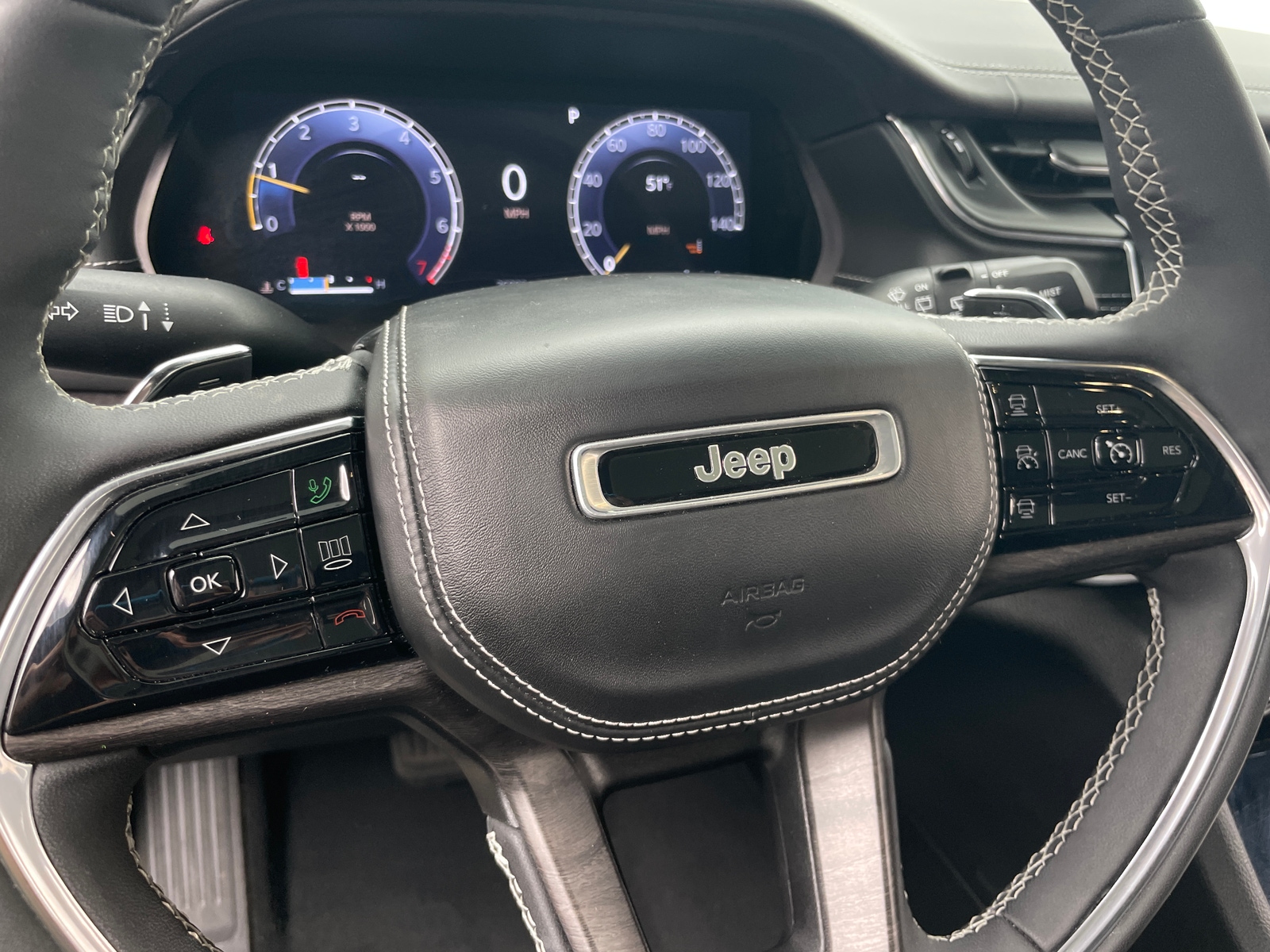 Thumbnail: 2023 Jeep Grand Cherokee L - 4