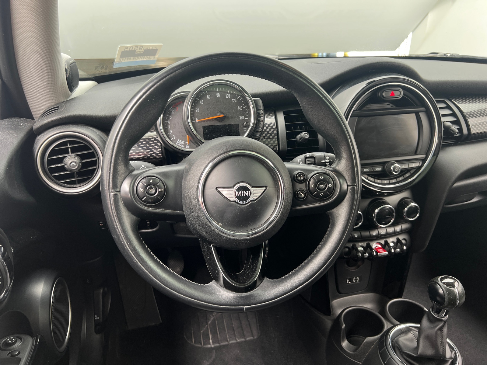 Thumbnail: 2015 MINI Cooper Hardtop - 4