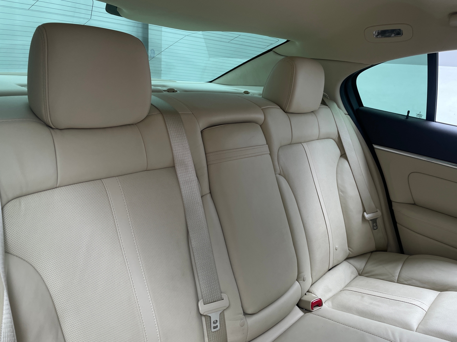 Thumbnail: 2015 Lincoln MKS - 5