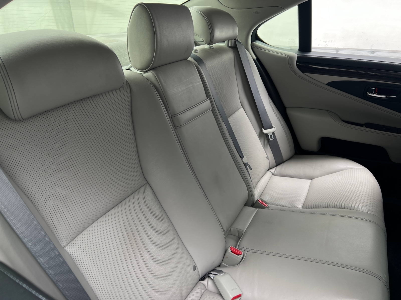 Thumbnail: 2016 Lexus LS - 5