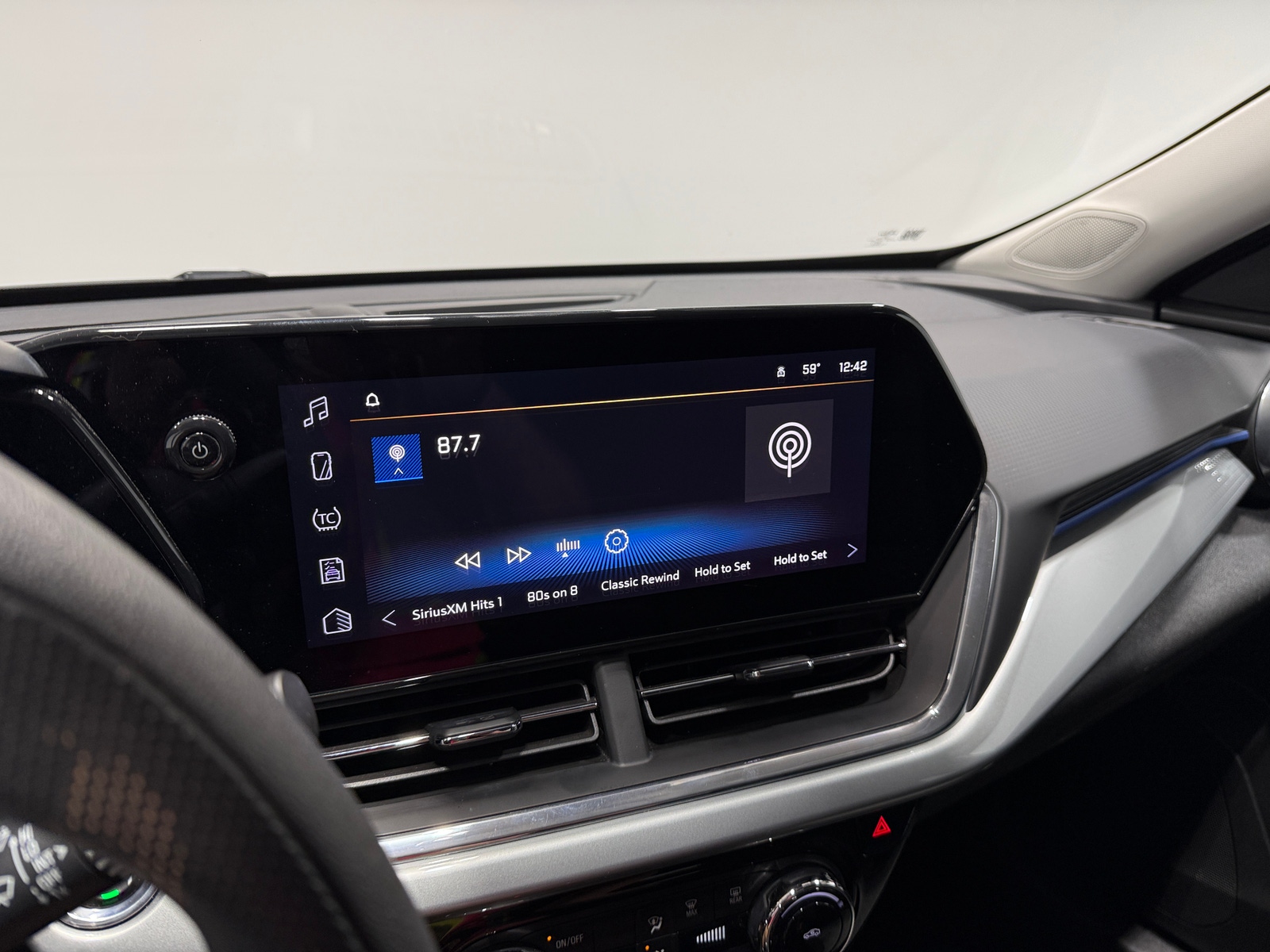 Thumbnail: 2025 Chevrolet Trax - 4