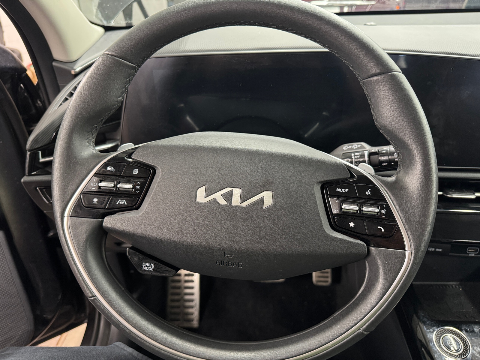Thumbnail: 2024 Kia Niro - 5