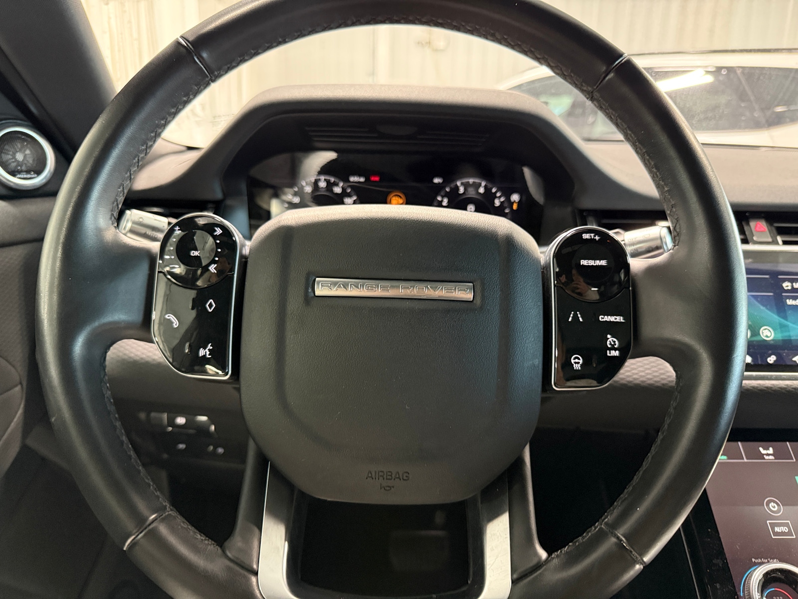 Thumbnail: 2020 Land Rover Range Rover Evoque - 4