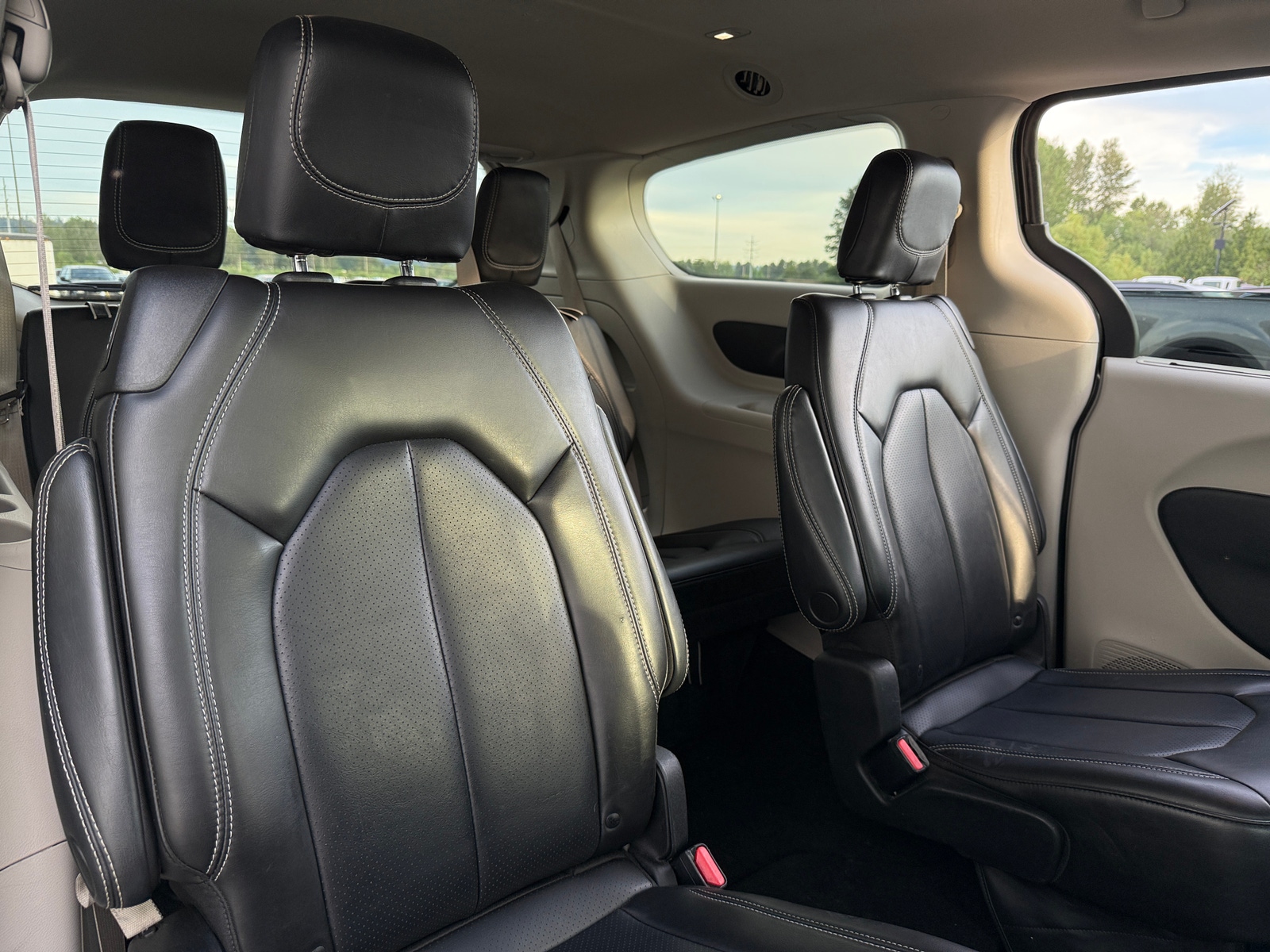 Thumbnail: 2023 Chrysler Pacifica - 5
