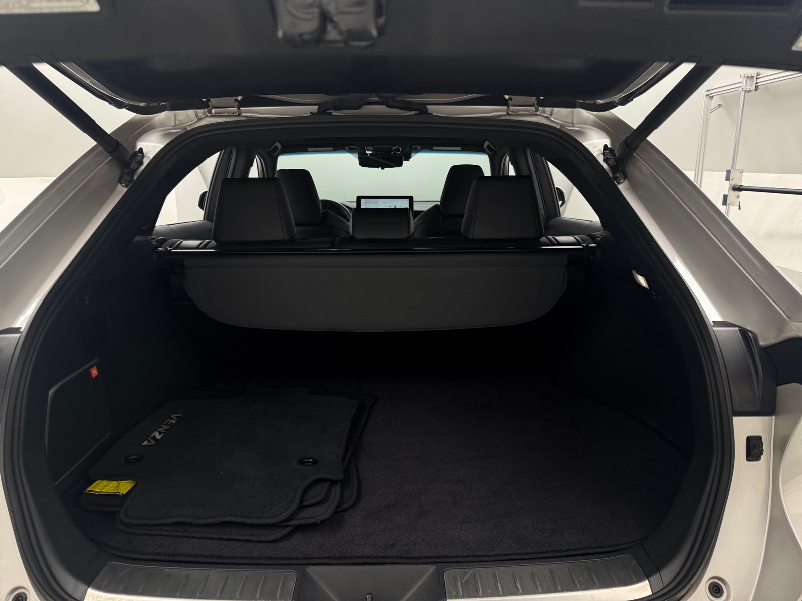 Thumbnail: 2024 Toyota Venza - 6