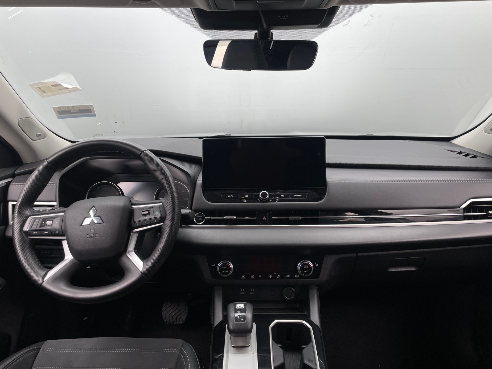 Thumbnail: 2025 Mitsubishi Outlander - 3