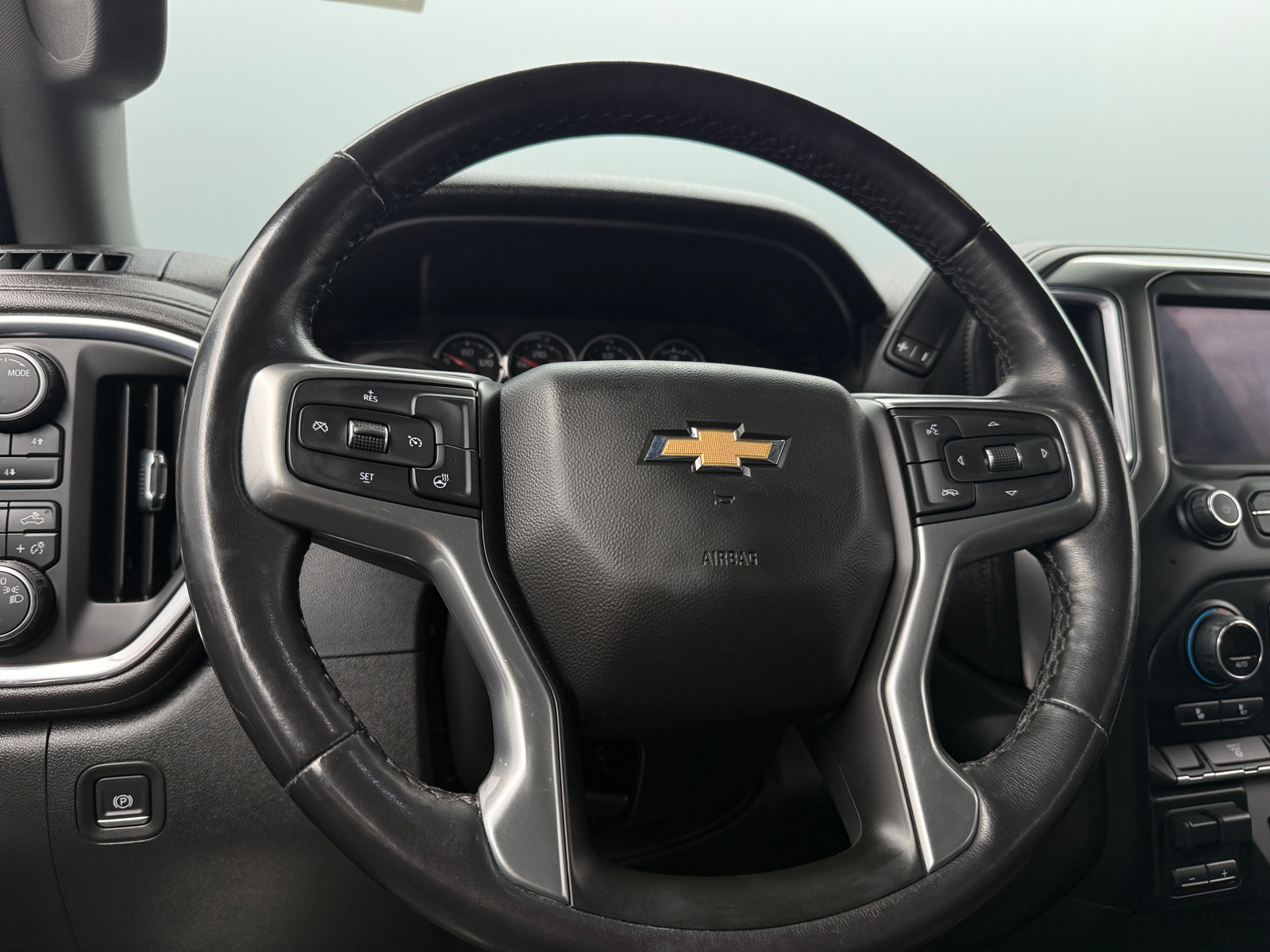 Thumbnail: 2022 Chevrolet Silverado 2500 - 4