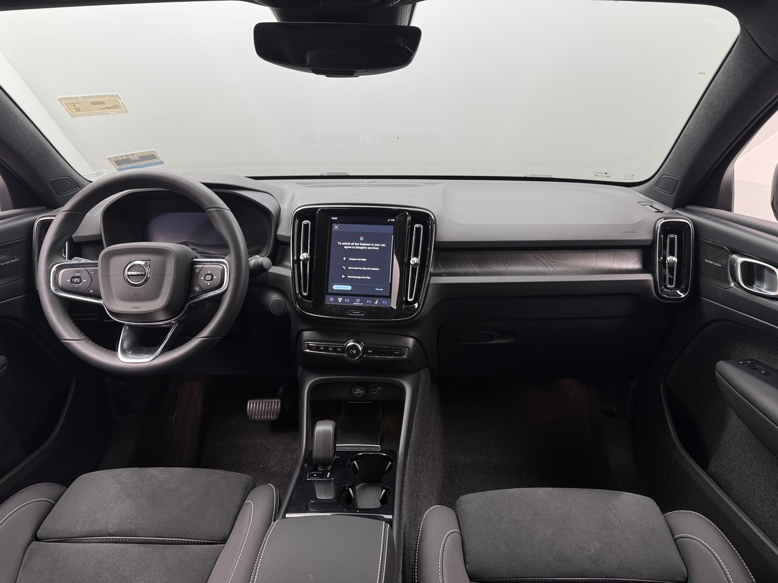 Thumbnail: 2023 Volvo C40 - 3