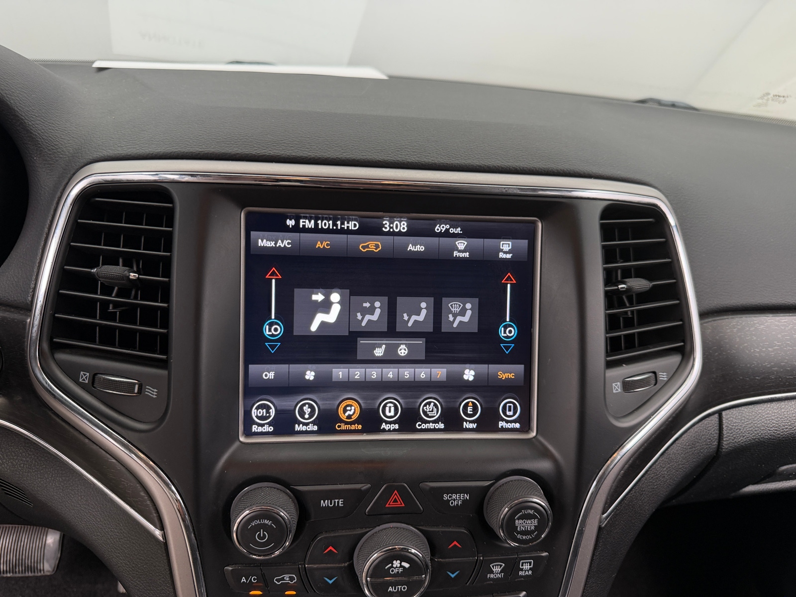 Thumbnail: 2018 Jeep Grand Cherokee - 3