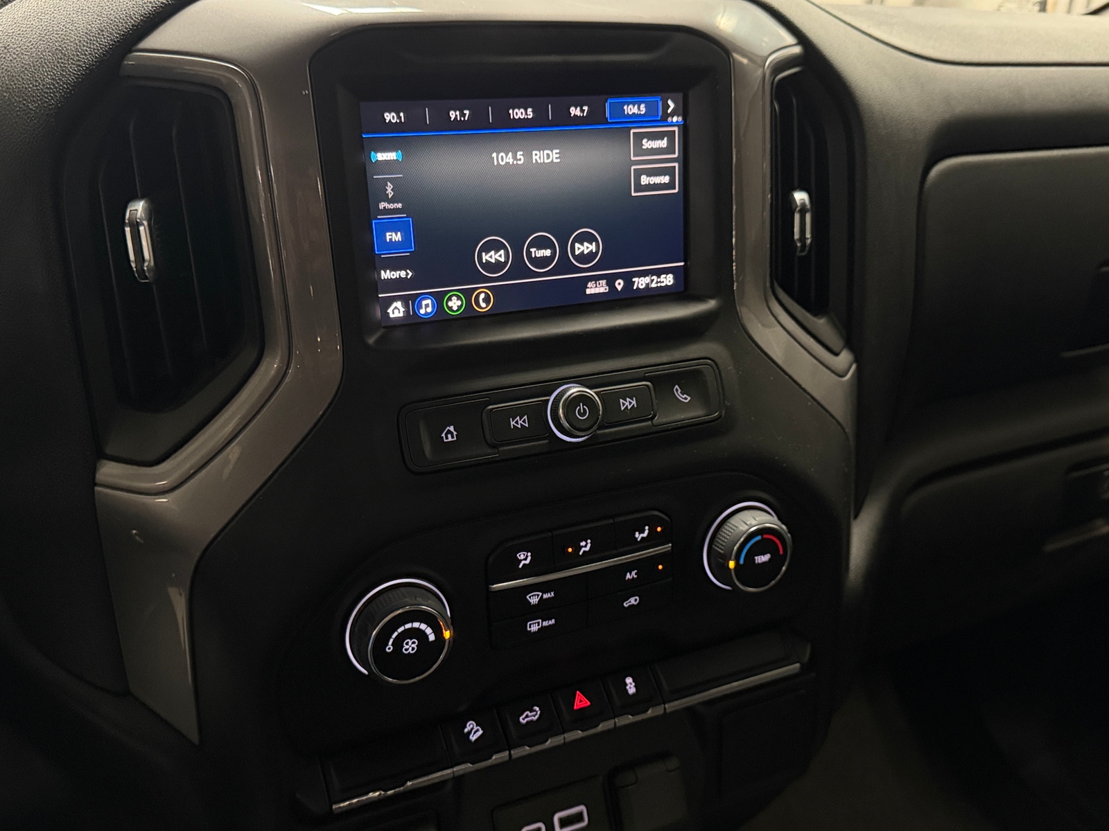 Thumbnail: 2021 Chevrolet Silverado 1500 - 4