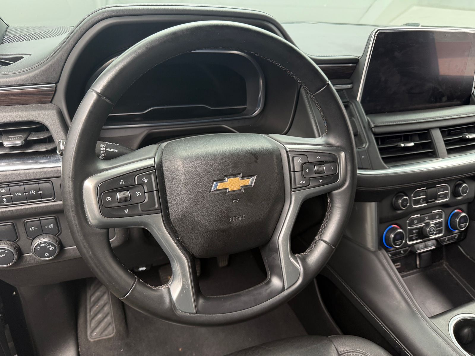 Thumbnail: 2023 Chevrolet Suburban - 4