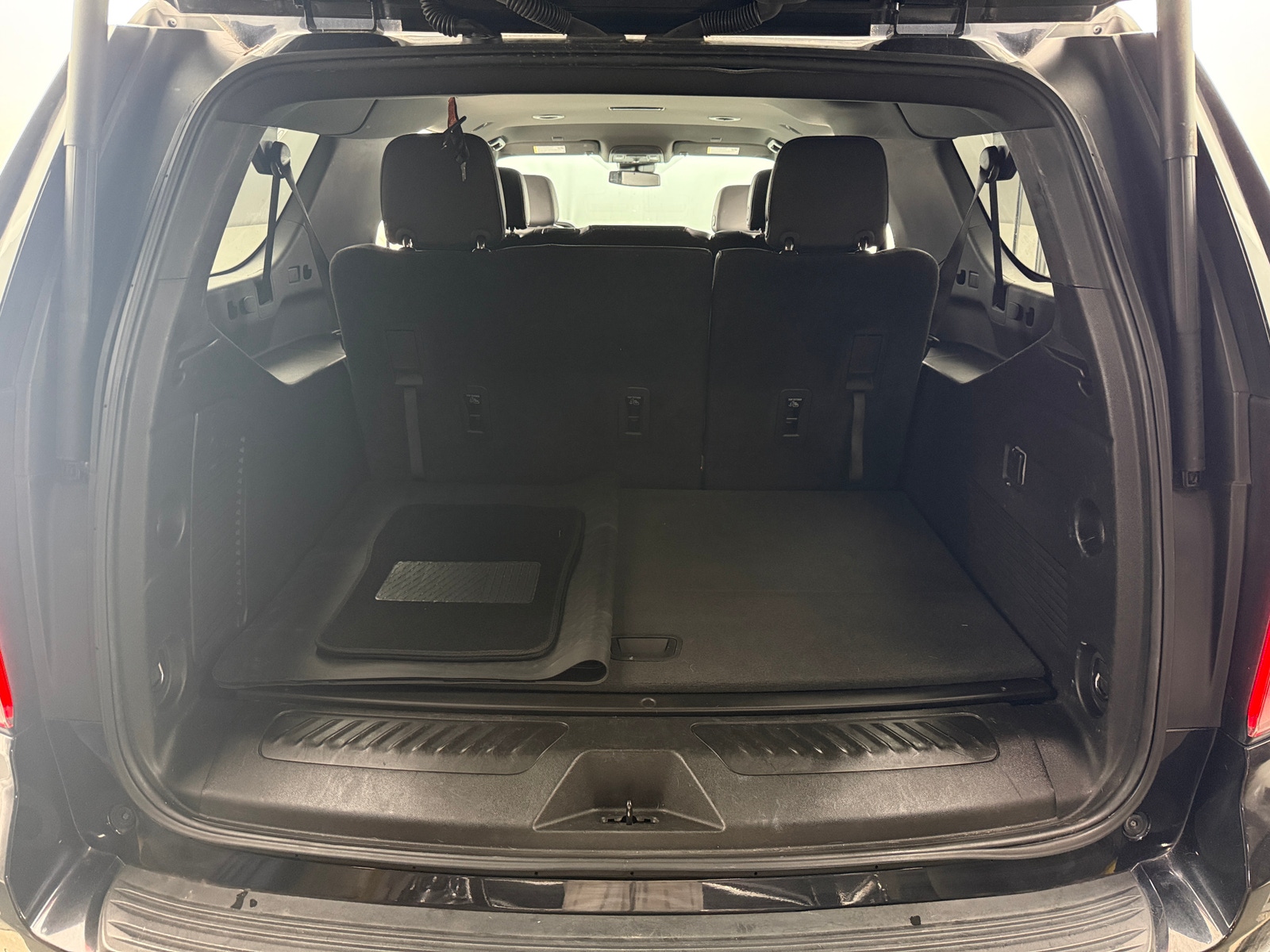 Thumbnail: 2023 Chevrolet Suburban - 6