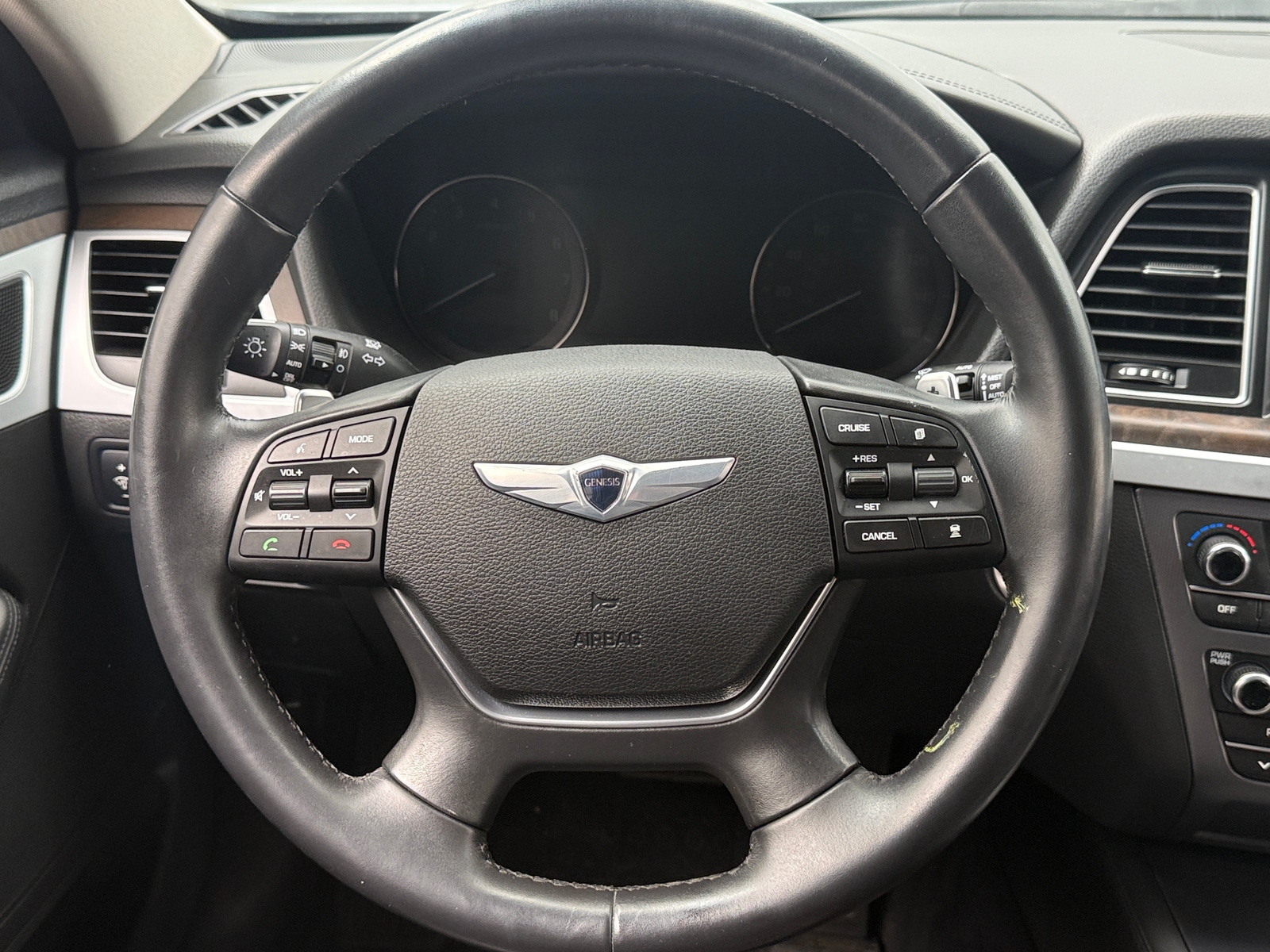 Thumbnail: 2015 Hyundai Genesis - 4