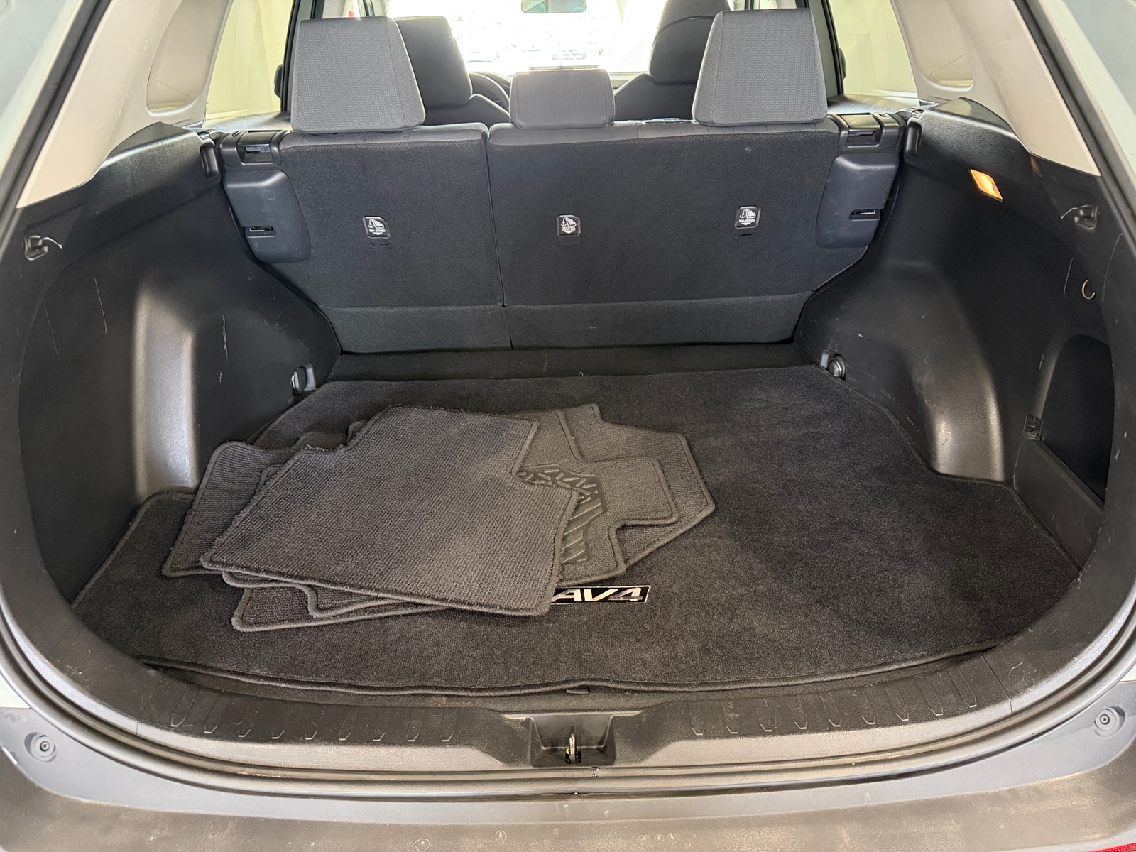 Thumbnail: 2019 Toyota RAV4 - 7