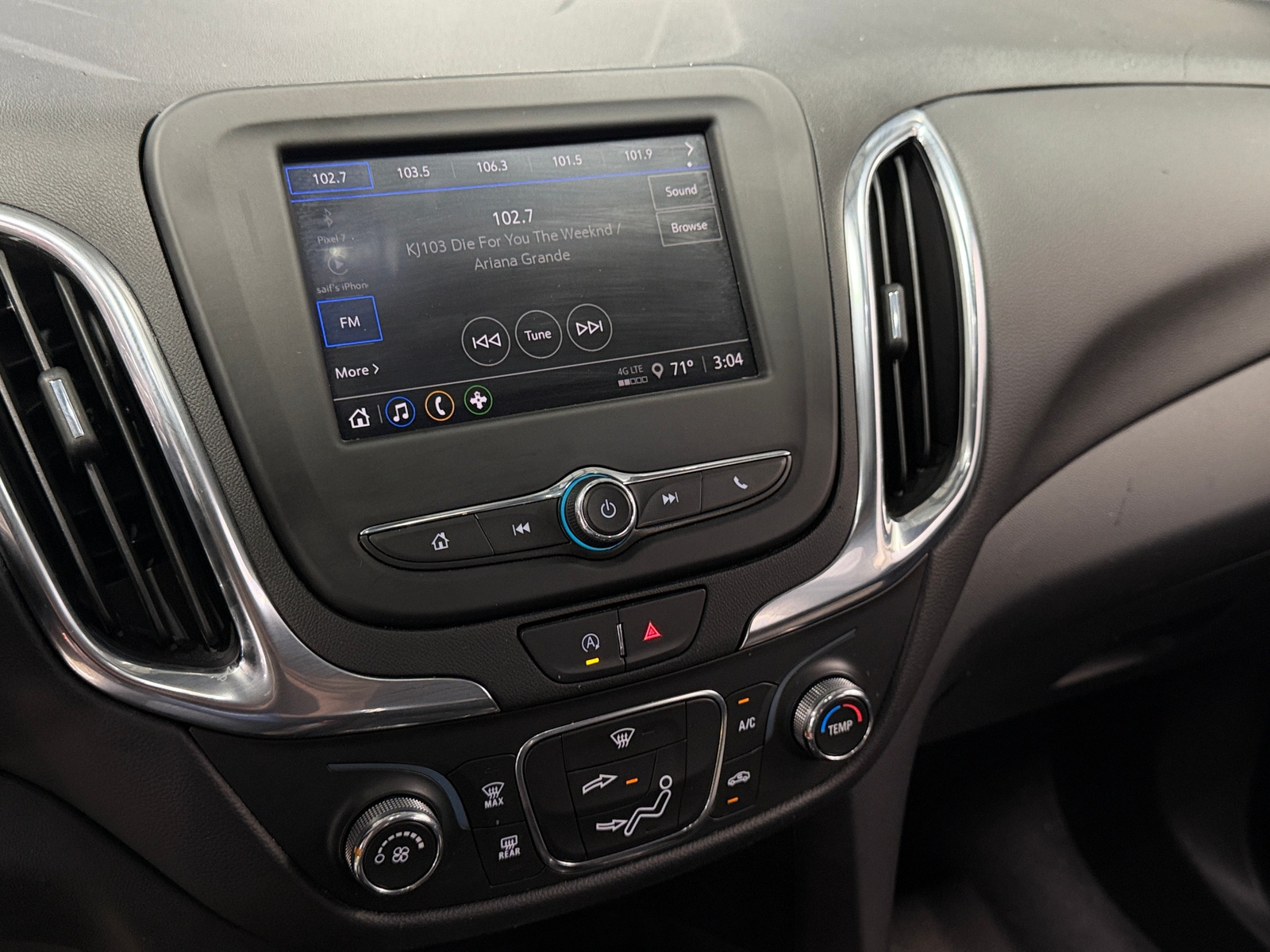 Thumbnail: 2023 Chevrolet Equinox - 4