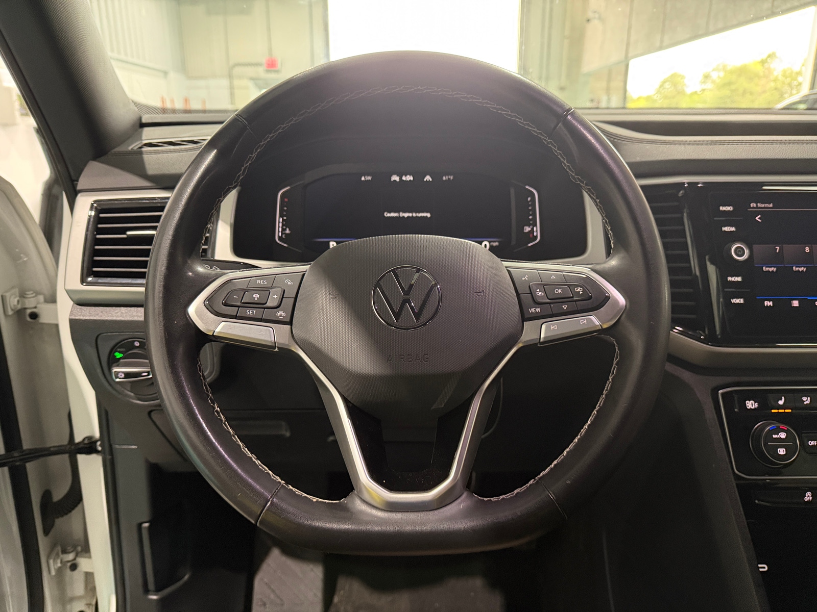Thumbnail: 2023 Volkswagen Atlas - 4