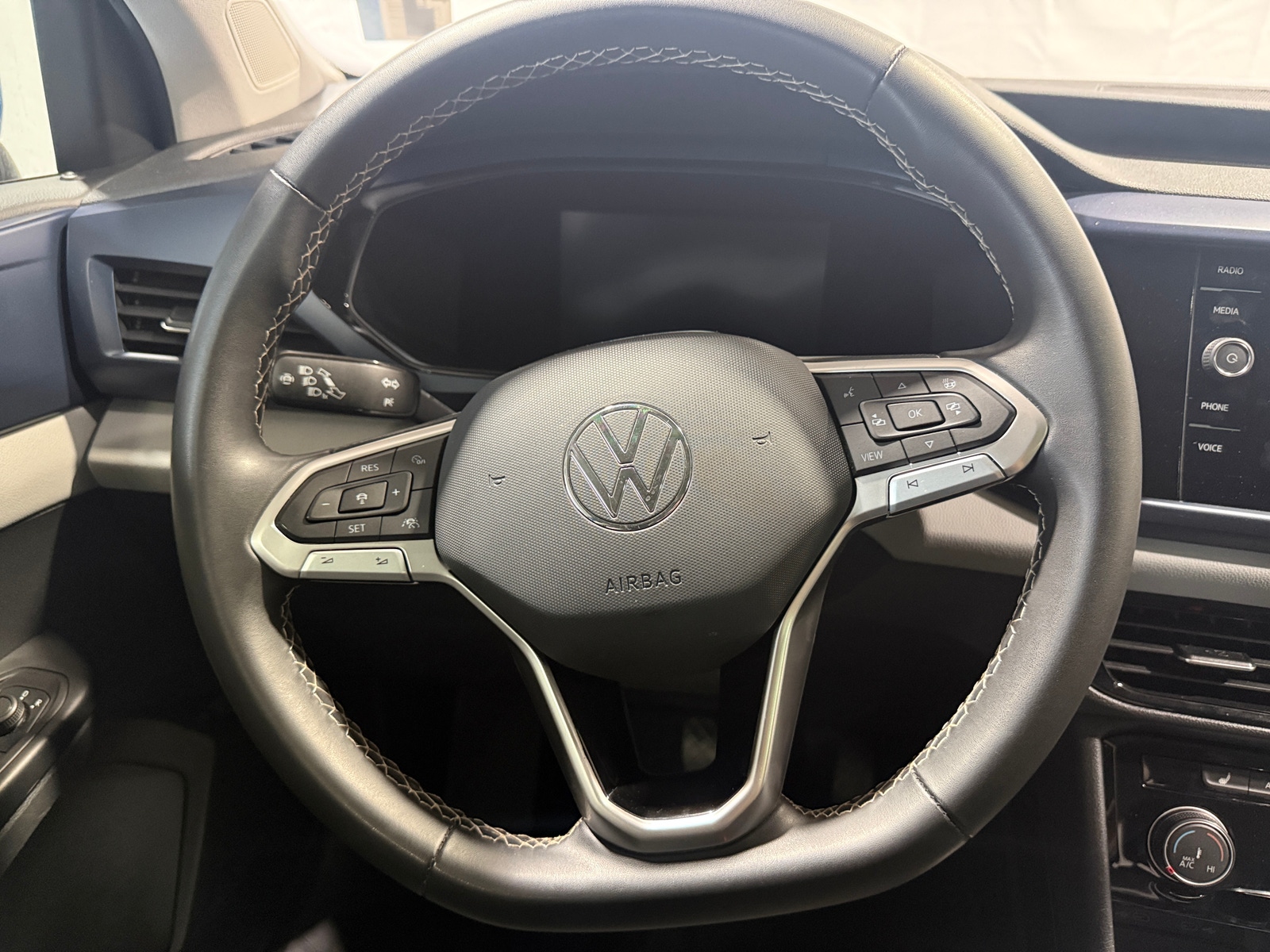 Thumbnail: 2023 Volkswagen Taos - 5