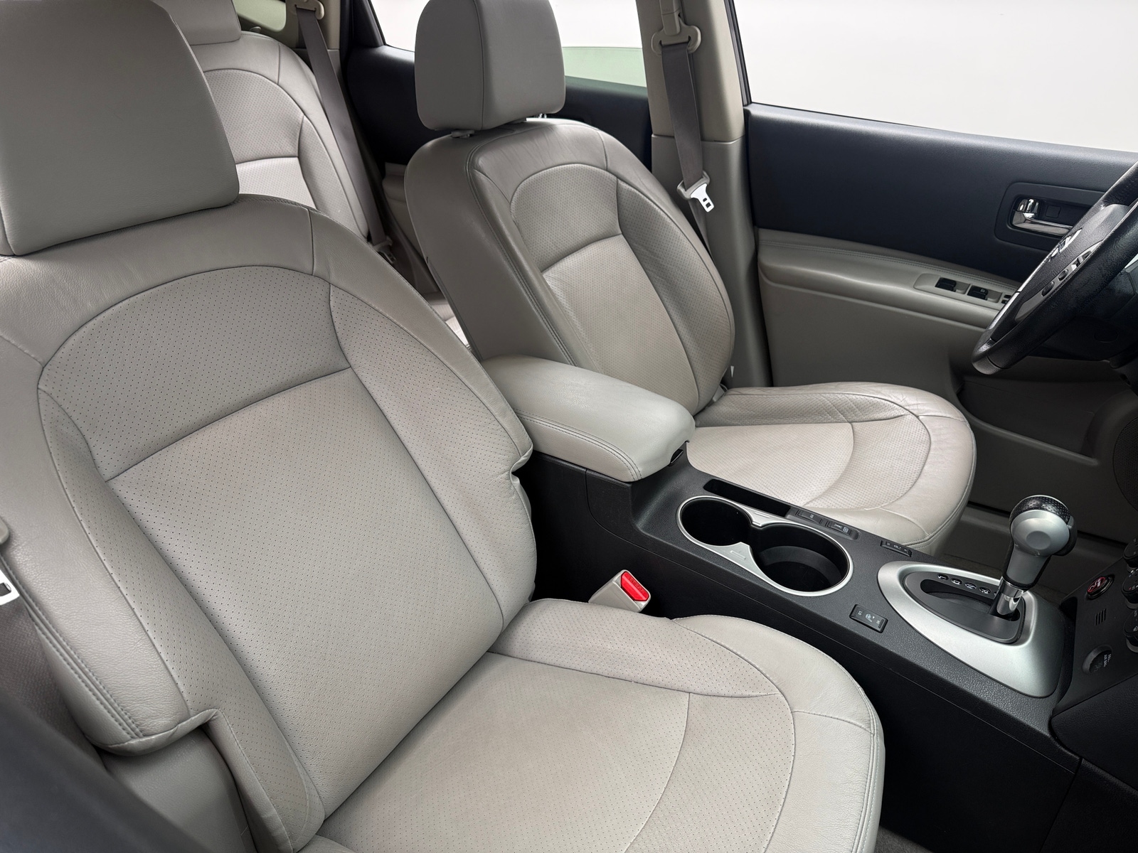 Thumbnail: 2013 Nissan Rogue - 2