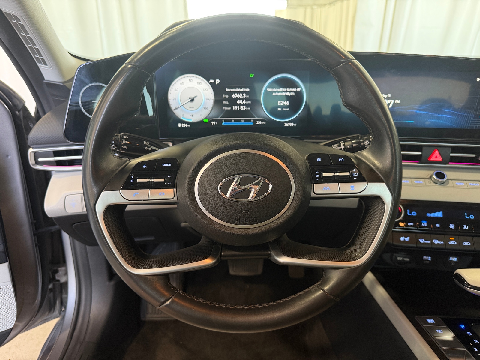 Thumbnail: 2023 Hyundai Elantra - 4