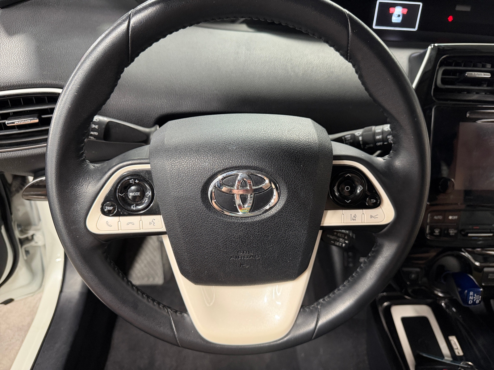 Thumbnail: 2017 Toyota Prius - 5