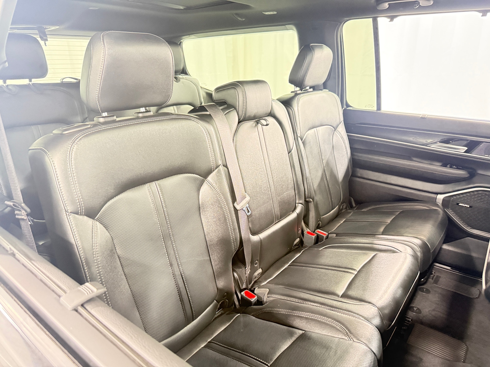 Thumbnail: 2023 Jeep Wagoneer - 5