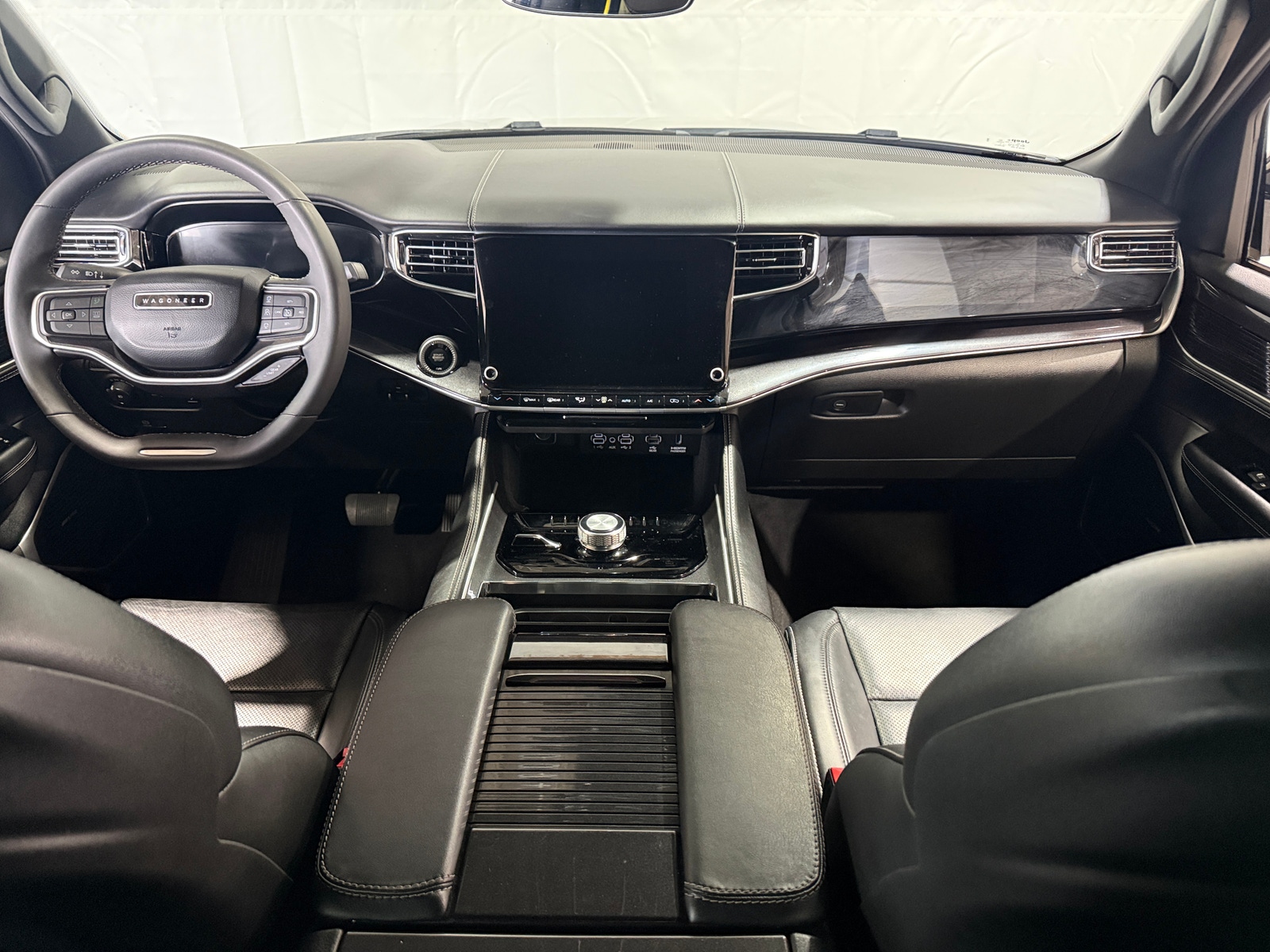 Thumbnail: 2023 Jeep Wagoneer - 2