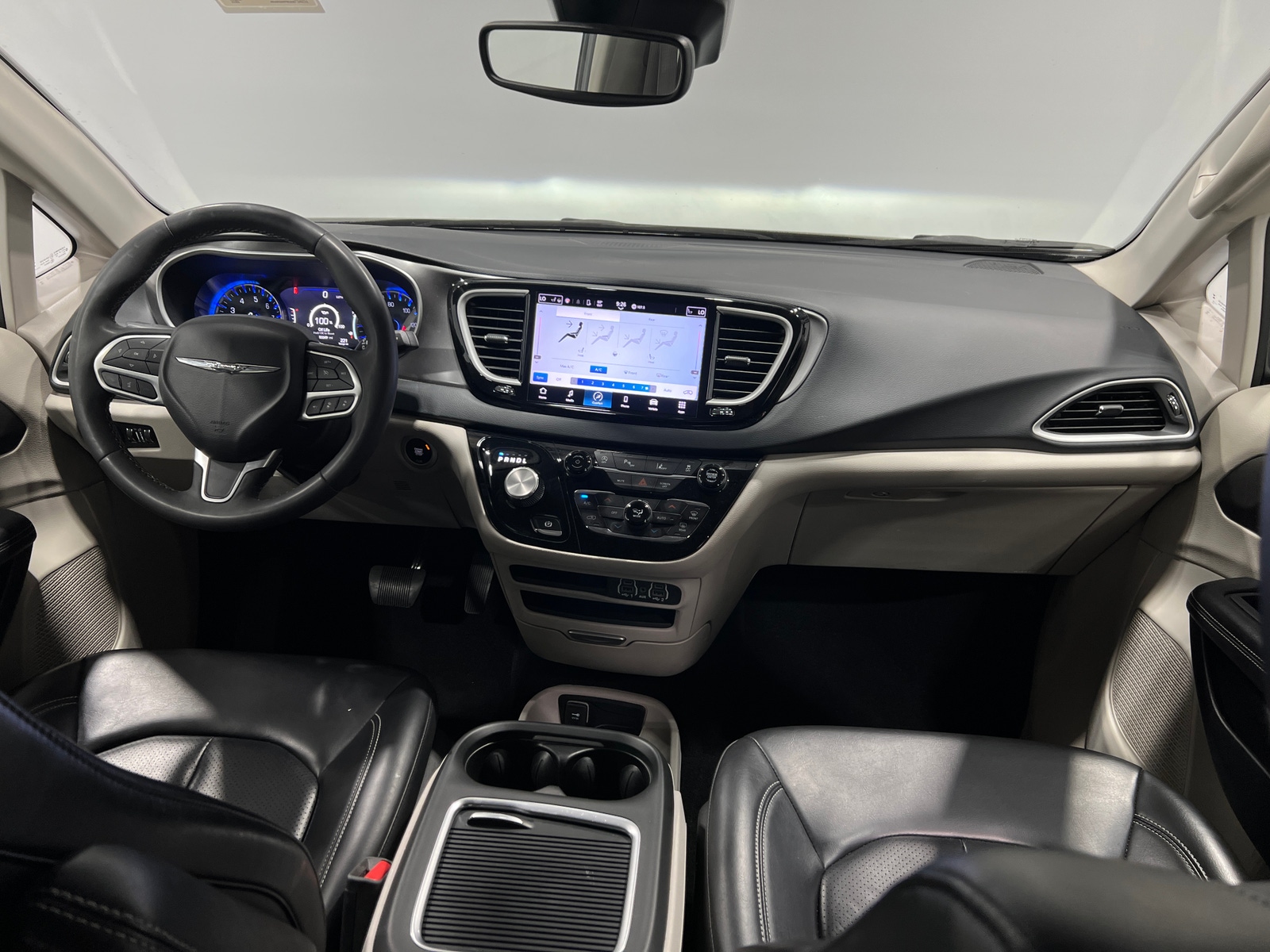Thumbnail: 2023 Chrysler Pacifica - 2