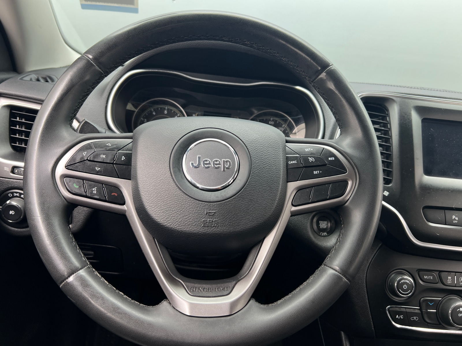 Thumbnail: 2020 Jeep Cherokee - 5