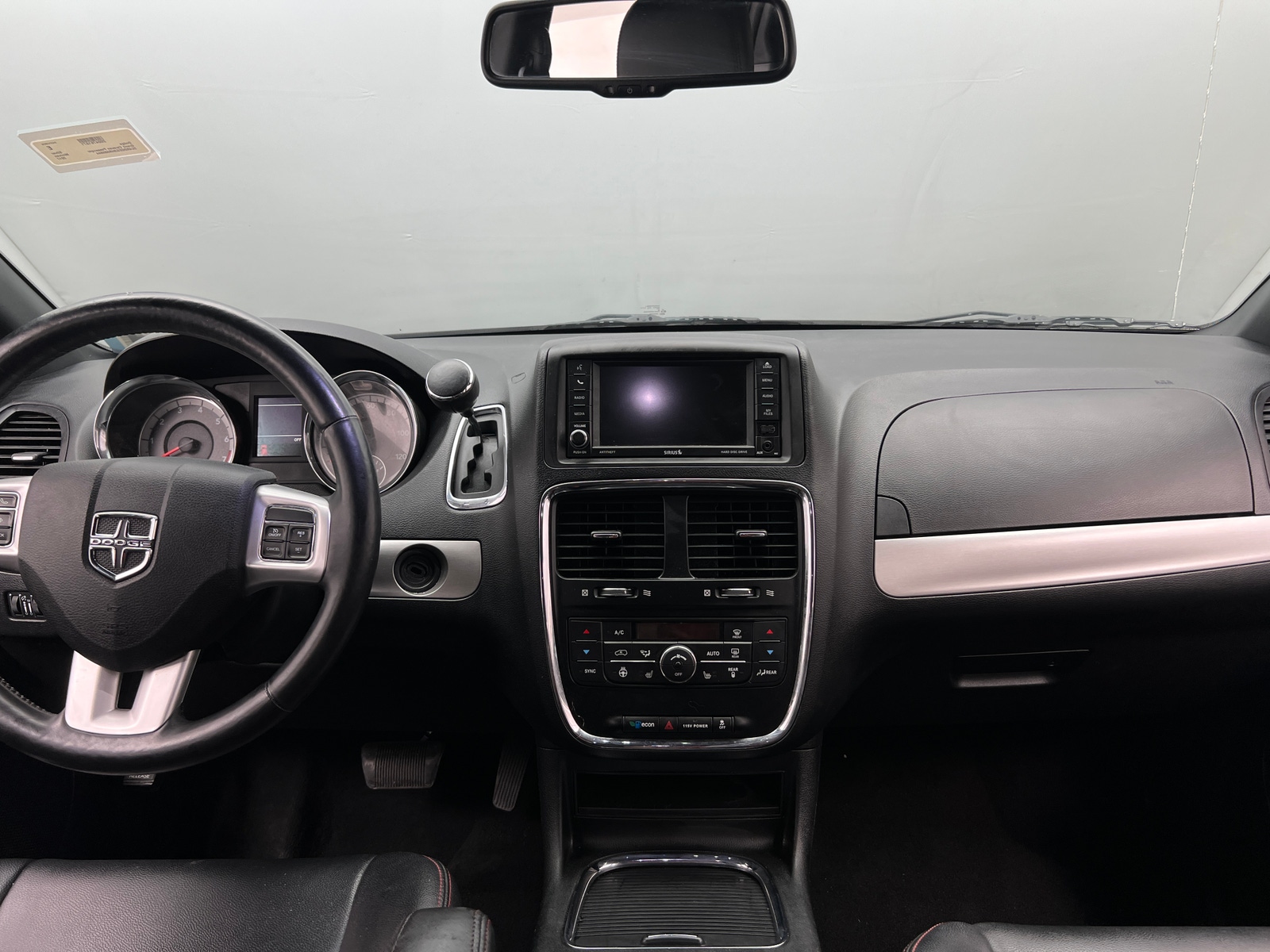 Thumbnail: 2017 Dodge Grand Caravan - 2